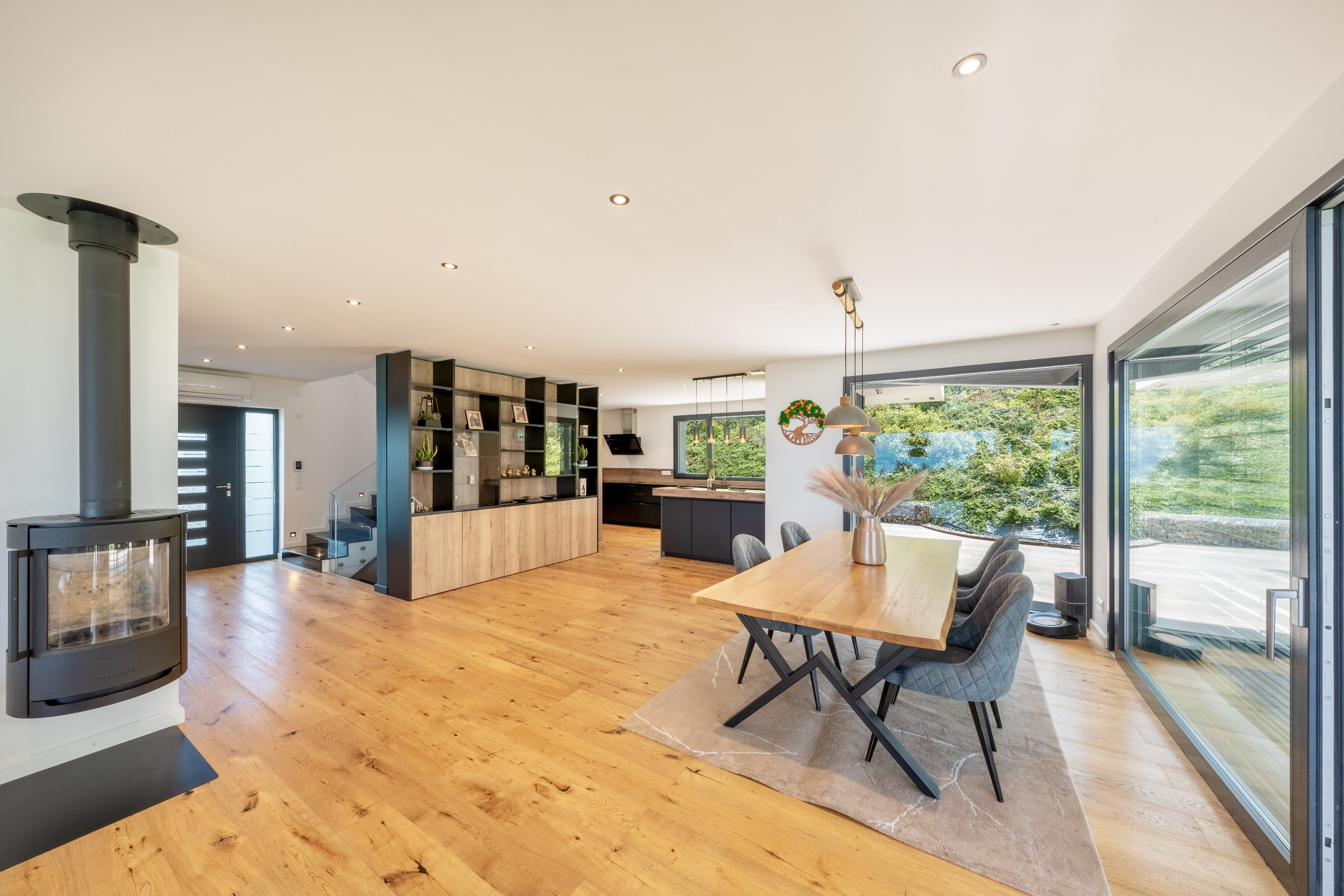  Contemporary Villa for Sale in Neuvecelle with Lake Views - 物件實景