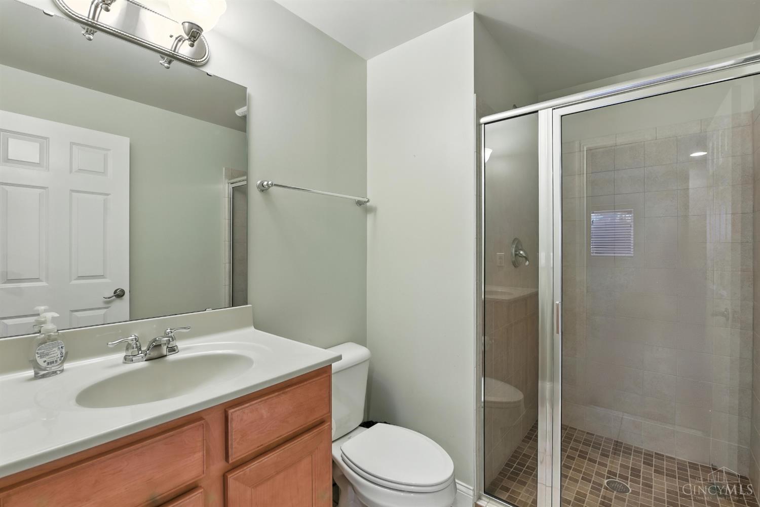 Cincinnati, Ohio, 45226, United States, 3 Bedrooms Bedrooms, ,4 BathroomsBathrooms,Residential,For Sale,1907461