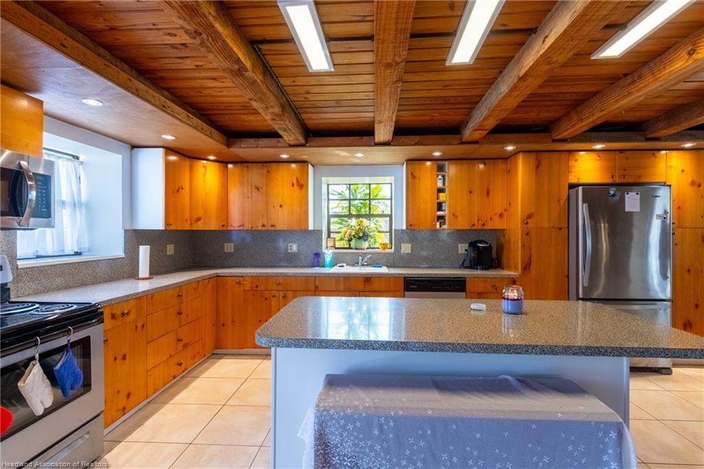 Avon Park, Florida, 33825, United States, 3 Bedrooms Bedrooms, ,3 BathroomsBathrooms,Residential,For Sale,1921377