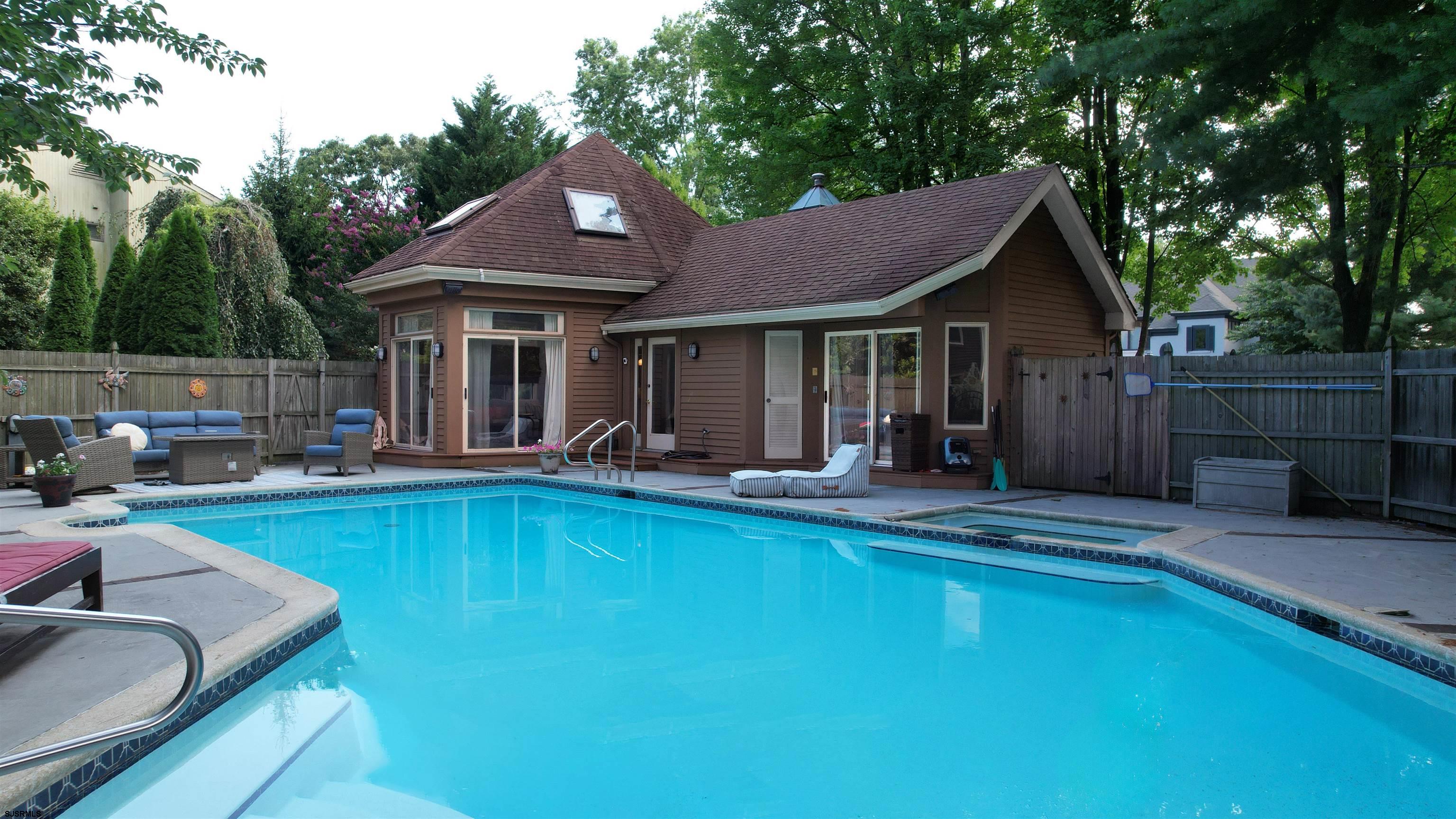 Linwood, New Jersey, 08221, United States, 6 Bedrooms Bedrooms, ,5 BathroomsBathrooms,Residential,For Sale,1975811