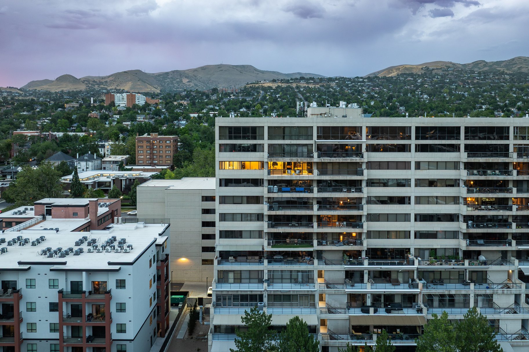  Corner Residence with Towering Views of Salt Lake City - 物件實景