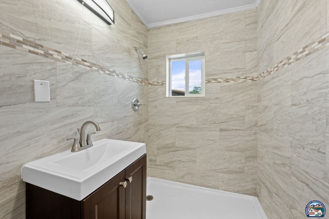 El Centro, California, 92243, United States, 3 Bedrooms Bedrooms, ,2 BathroomsBathrooms,Residential,For Sale,1939319