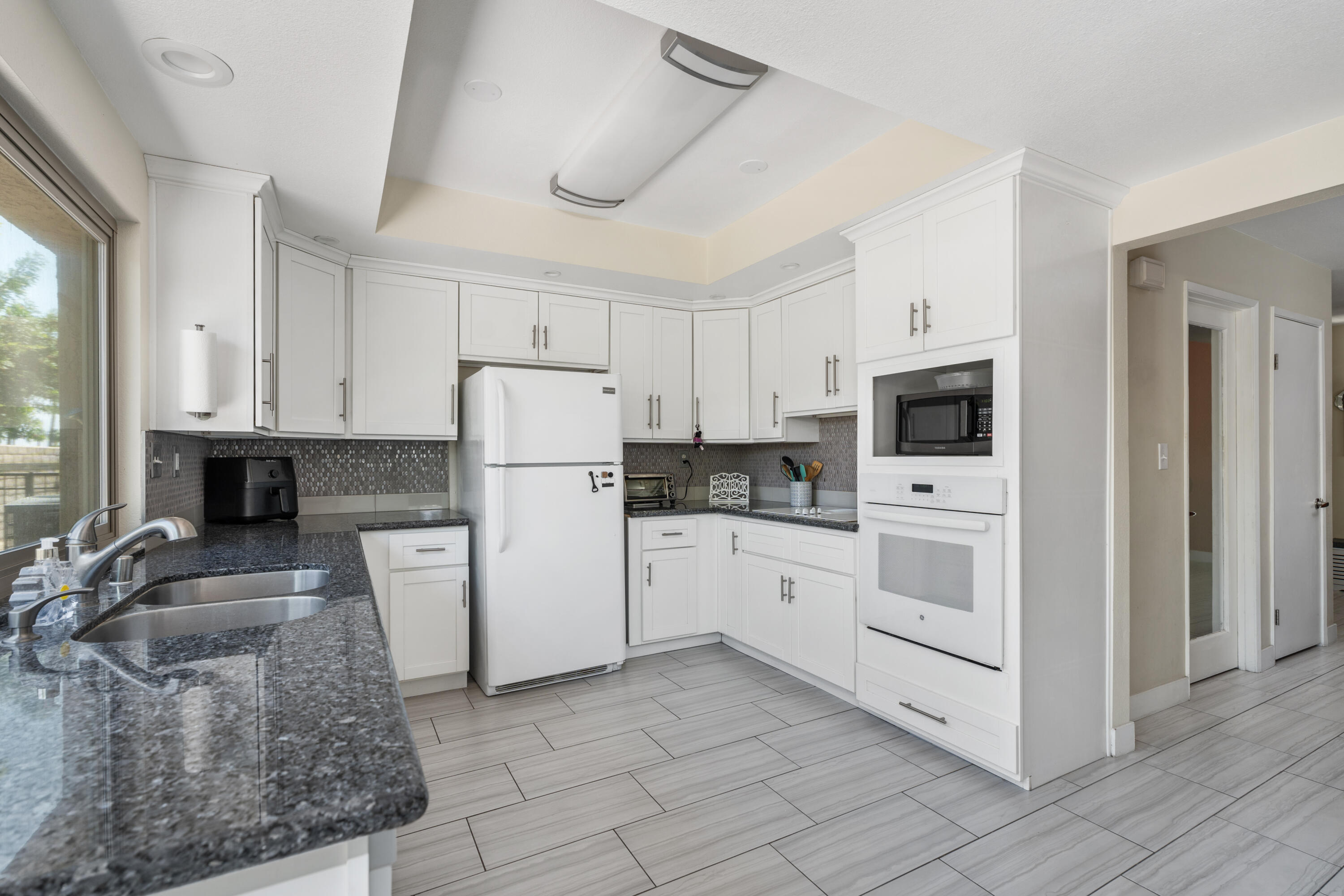 Rancho Mirage, California, 92270, United States, 2 Bedrooms Bedrooms, ,2 BathroomsBathrooms,Residential,For Sale,2002024