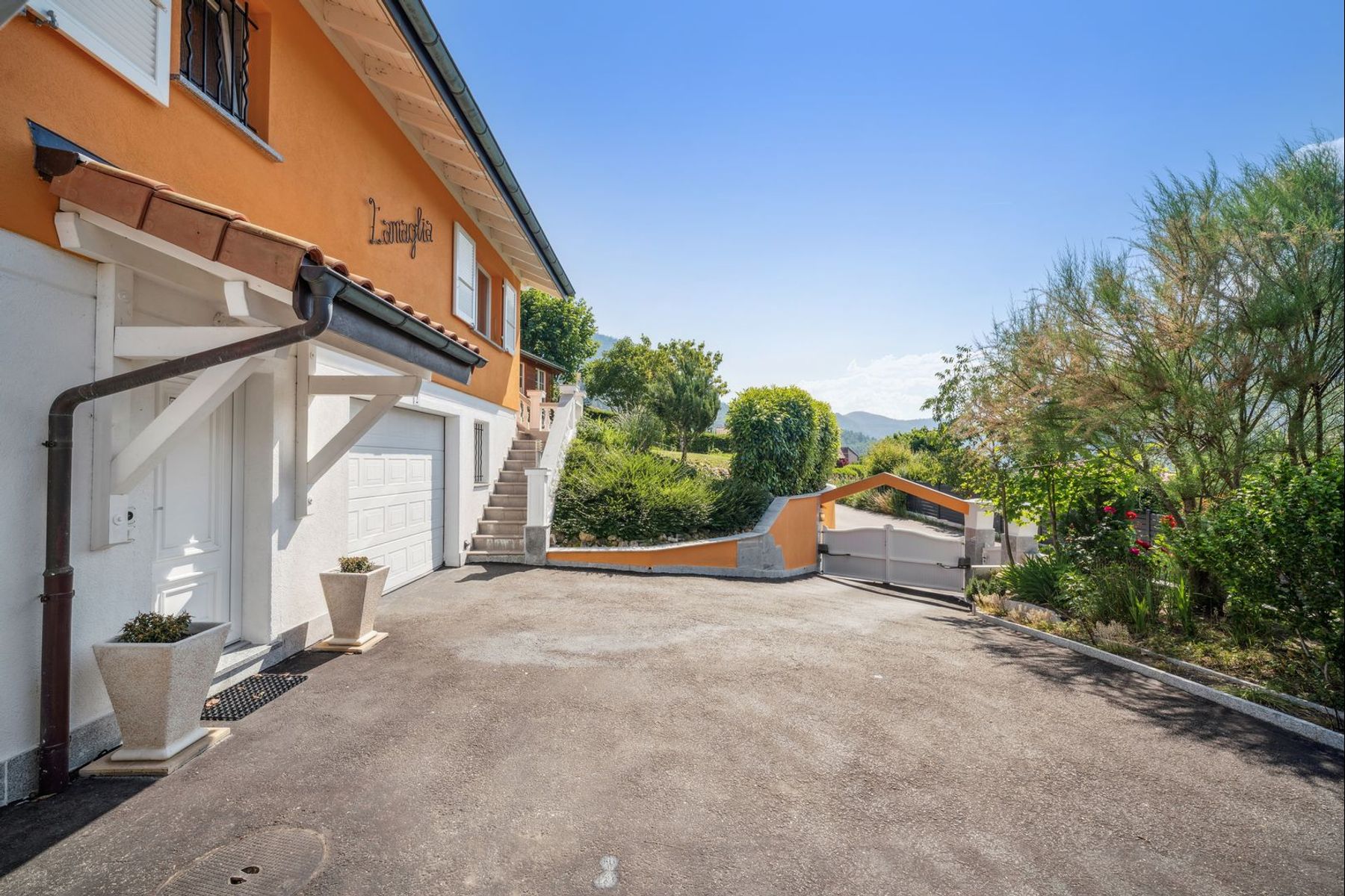  House in perfect condition with breathtaking view of Vallorbe - 物件實景