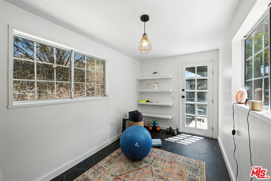 Topanga, California, 90290, United States, 2 Bedrooms Bedrooms, ,1 BathroomBathrooms,Residential,For Sale,1913417