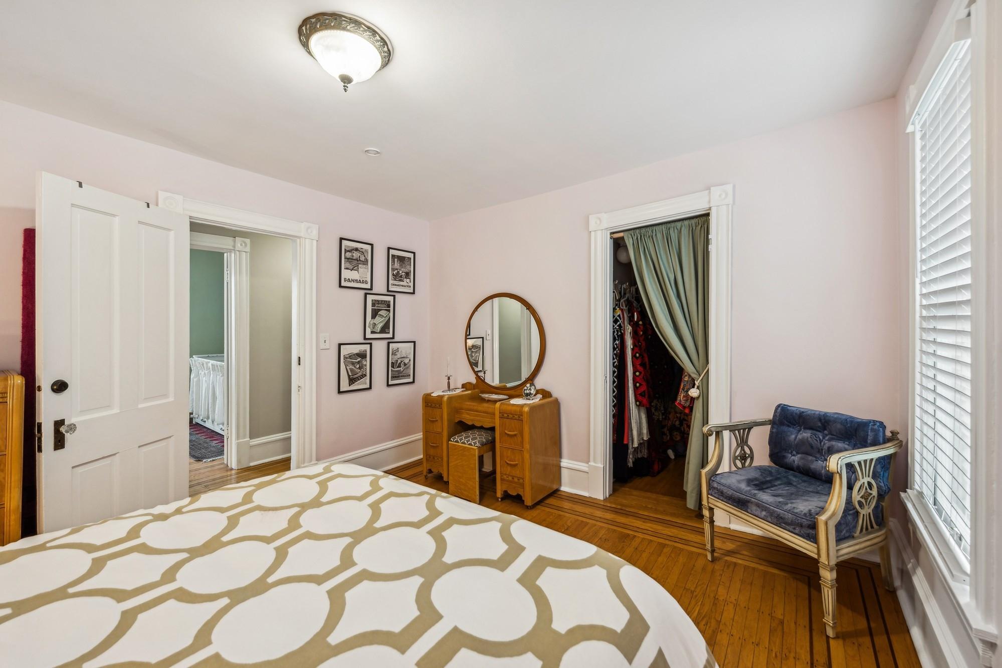 Minneapolis, Minnesota, 55408, United States, 4 Bedrooms Bedrooms, ,2 BathroomsBathrooms,Residential,For Sale,1898421