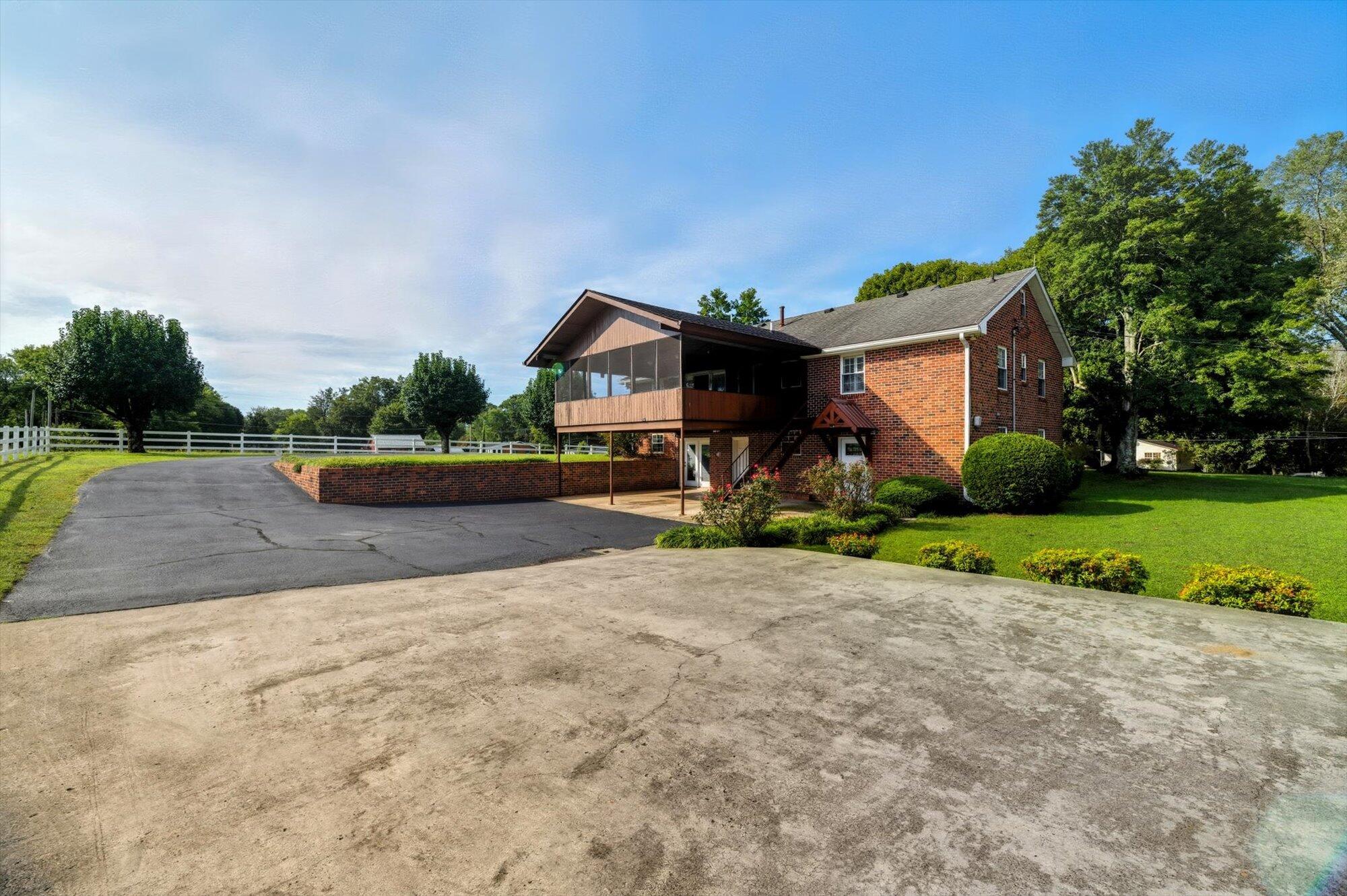 Englewood, Tennessee, 37329, United States, 3 Bedrooms Bedrooms, ,3 BathroomsBathrooms,Residential,For Sale,1976055