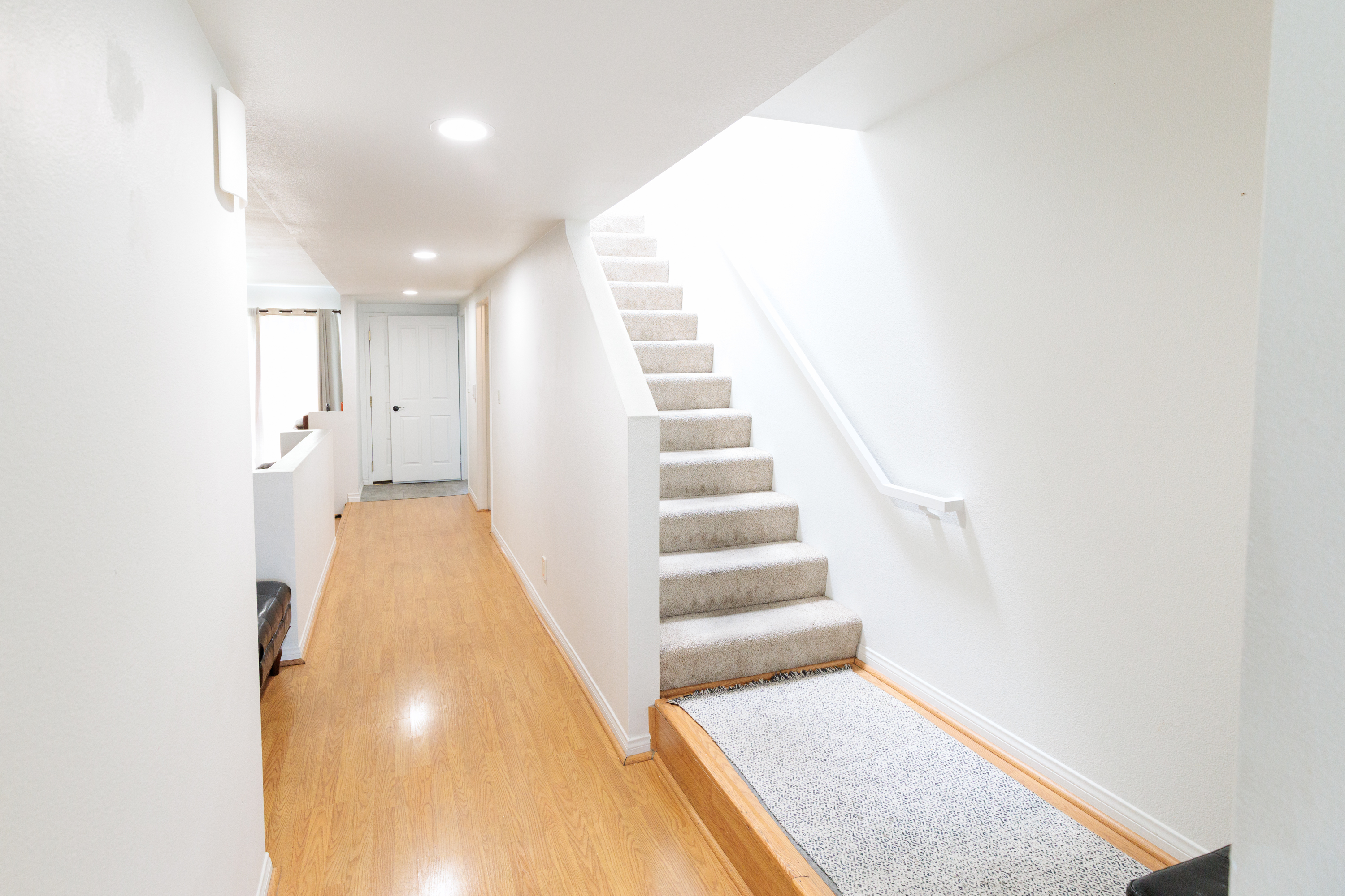 Los Angeles, California, 90068, United States, 2 Bedrooms Bedrooms, ,2 BathroomsBathrooms,Residential,For Sale,1977140