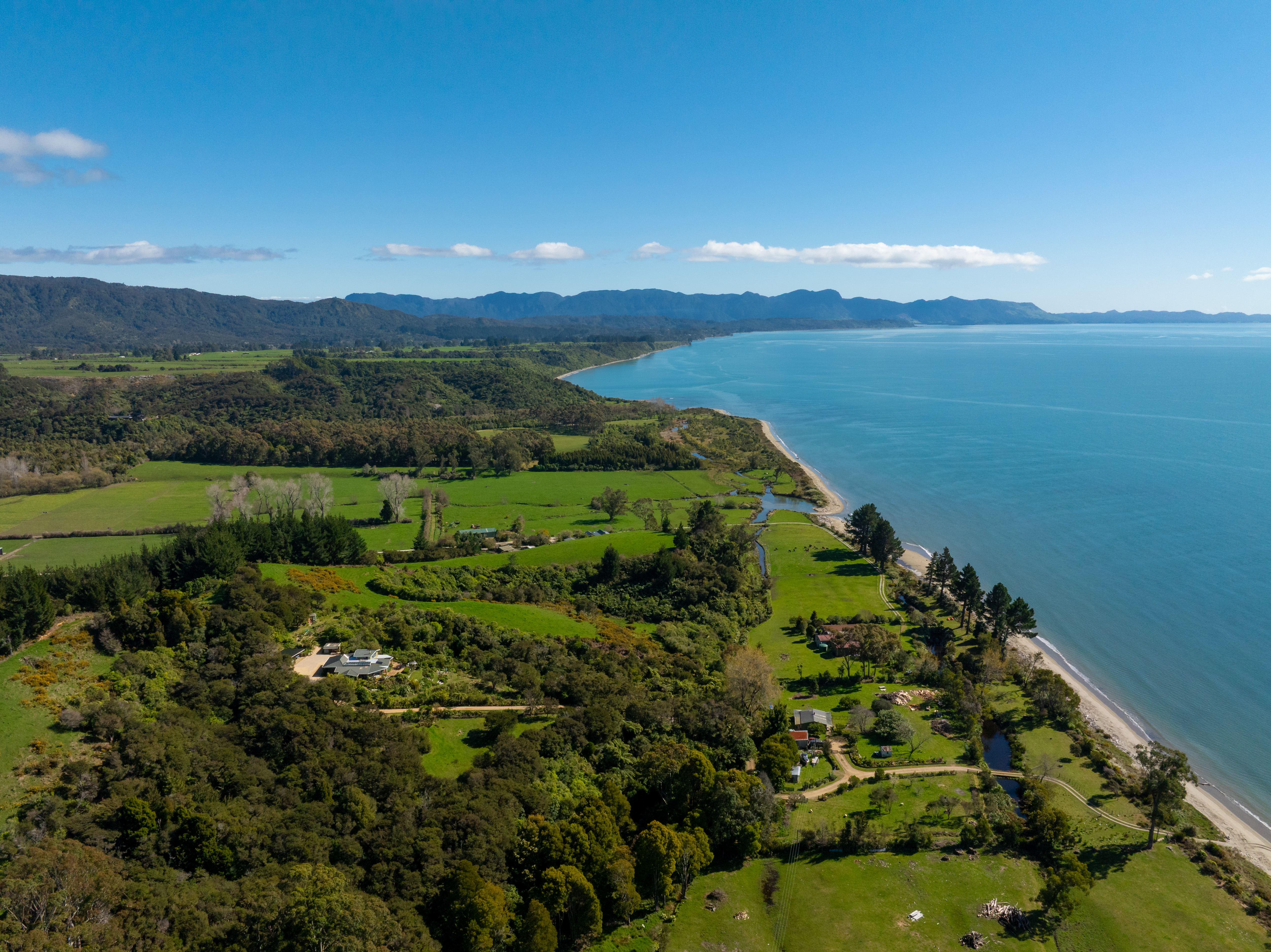  335 Patons Rock Road, Golden Bay - 物件實景