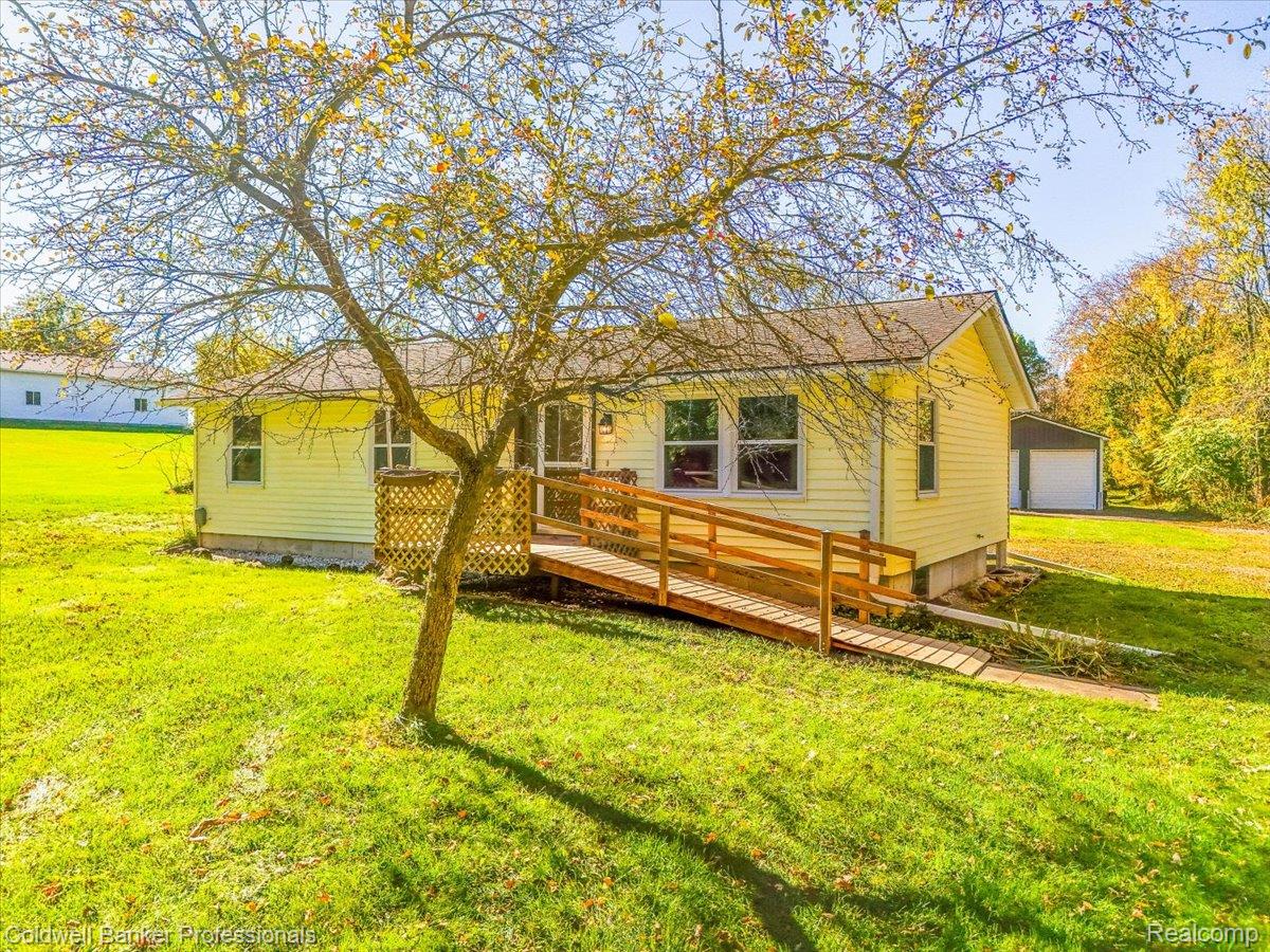 Lamb Rd, Manchester, MI 48158