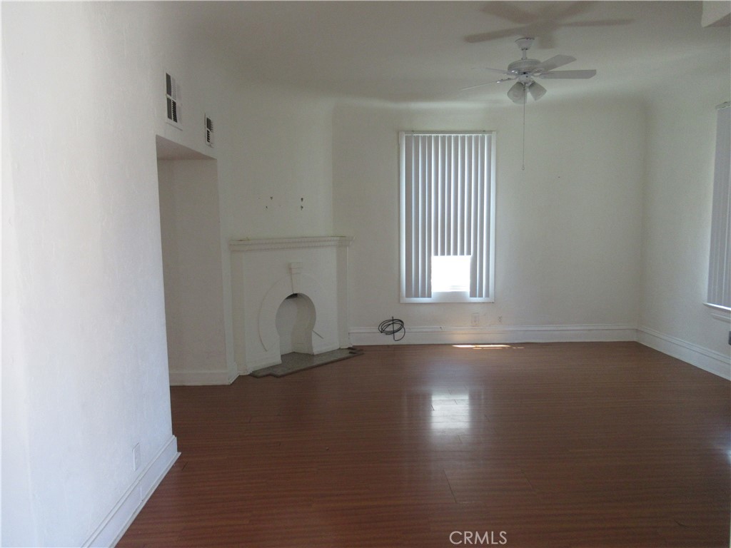 Los Angeles, California, 90018, United States, 4 Bedrooms Bedrooms, ,2 BathroomsBathrooms,Residential,For Sale,1941625