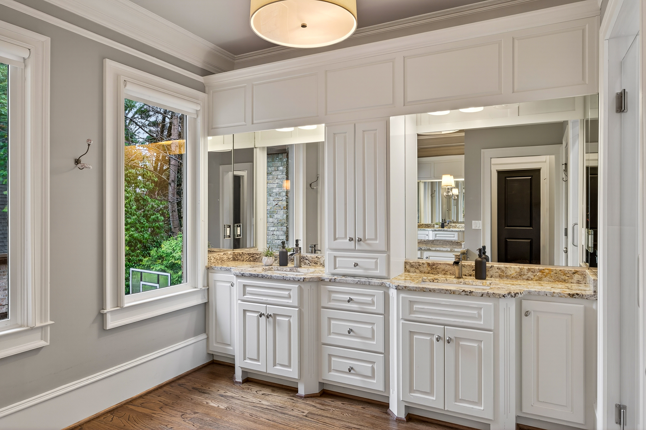  Timeless Style, Incredible Space and Convenient Brookwood Location - 物件實景