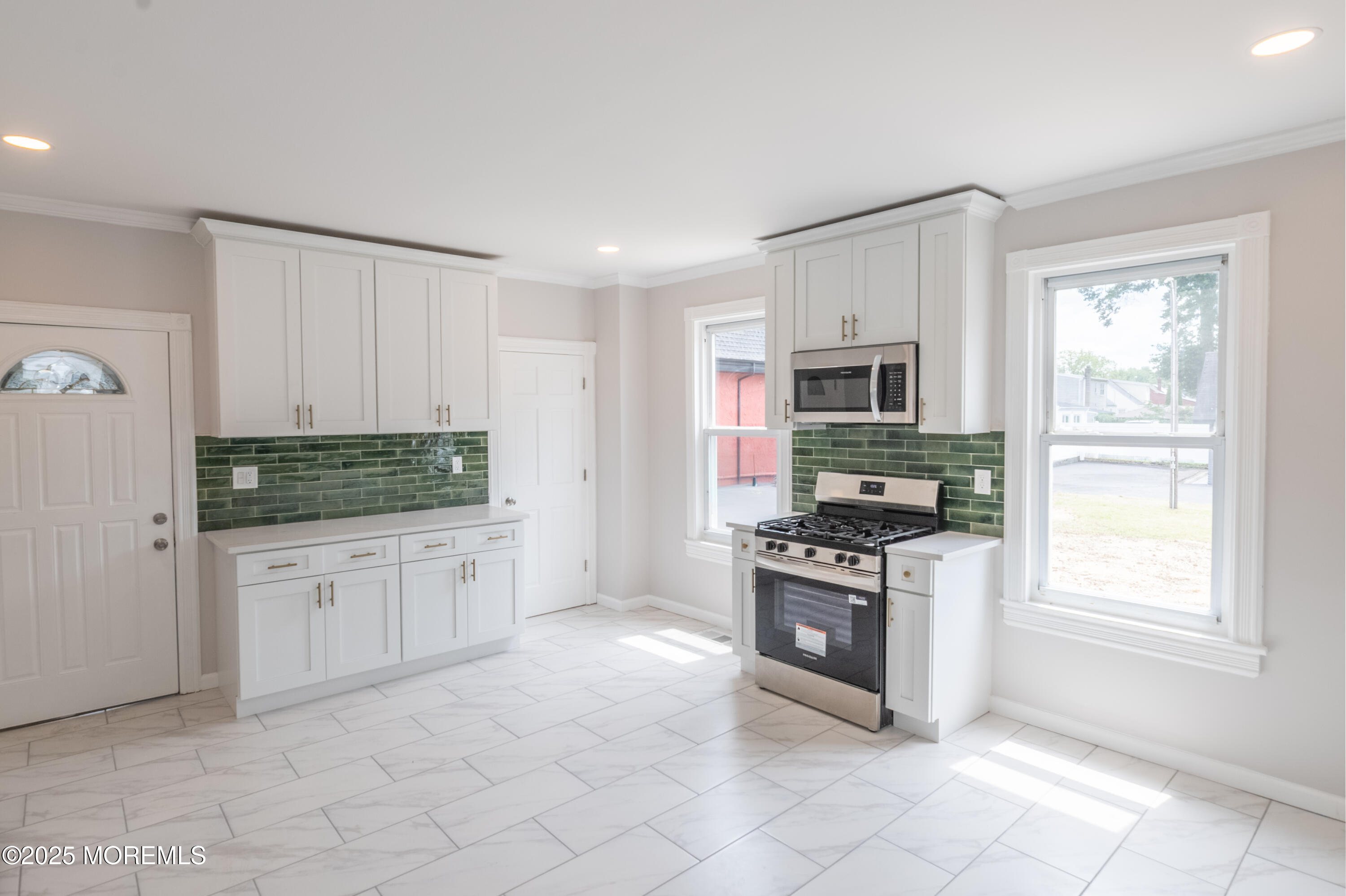 Englishtown, New Jersey, 07726, United States, 6 Bedrooms Bedrooms, ,4 BathroomsBathrooms,Residential,For Sale,1908199