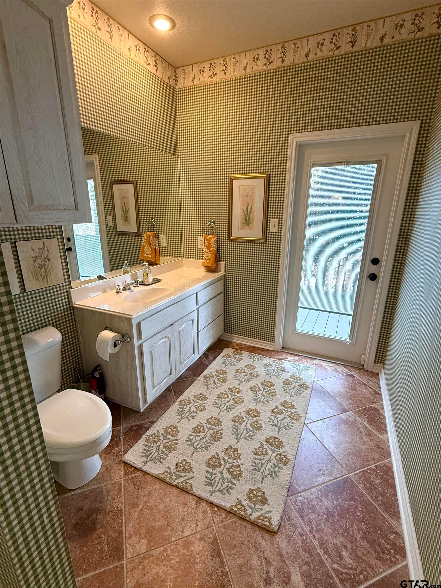 Pittsburg, Texas, 75686, United States, 4 Bedrooms Bedrooms, ,3 BathroomsBathrooms,Residential,For Sale,2001742