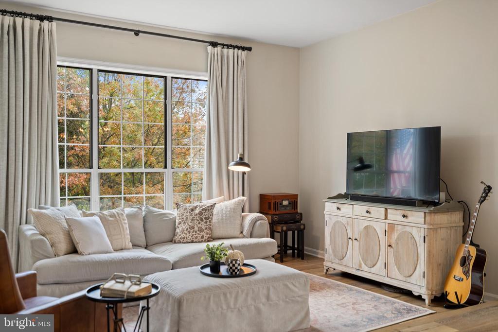 Sterling, Virginia, 20165, United States, 3 Bedrooms Bedrooms, ,4 BathroomsBathrooms,Residential,For Sale,1984617