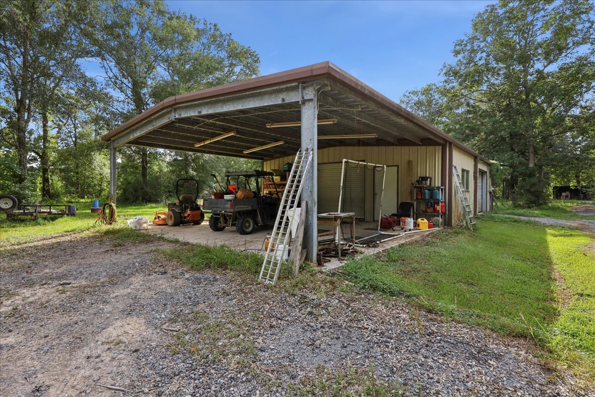 Kountze, Texas, 77625, United States, 5 Bedrooms Bedrooms, ,4 BathroomsBathrooms,Residential,For Sale,1903707