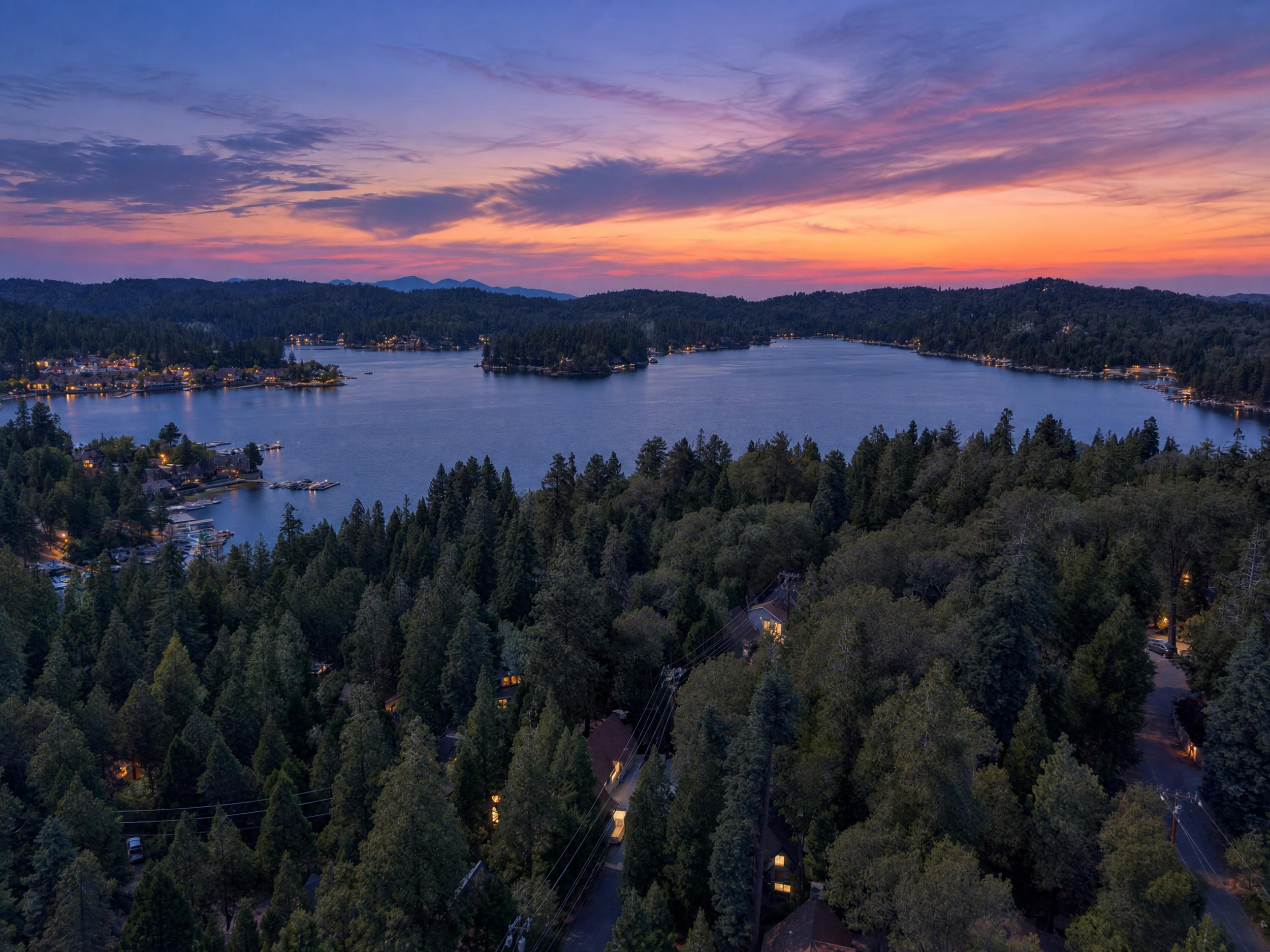  232 Sunset Drive, Lake Arrowhead, CA 92352 - 物件實景