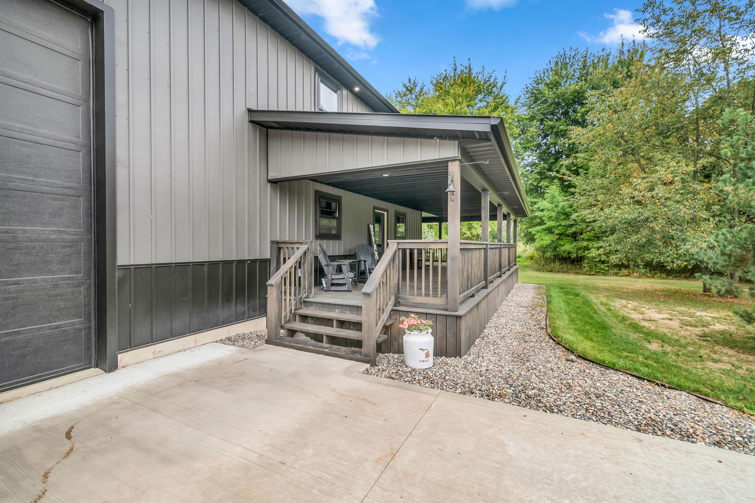 Quincy, Michigan, 49082, United States, 2 Bedrooms Bedrooms, ,3 BathroomsBathrooms,Residential,For Sale,1979767