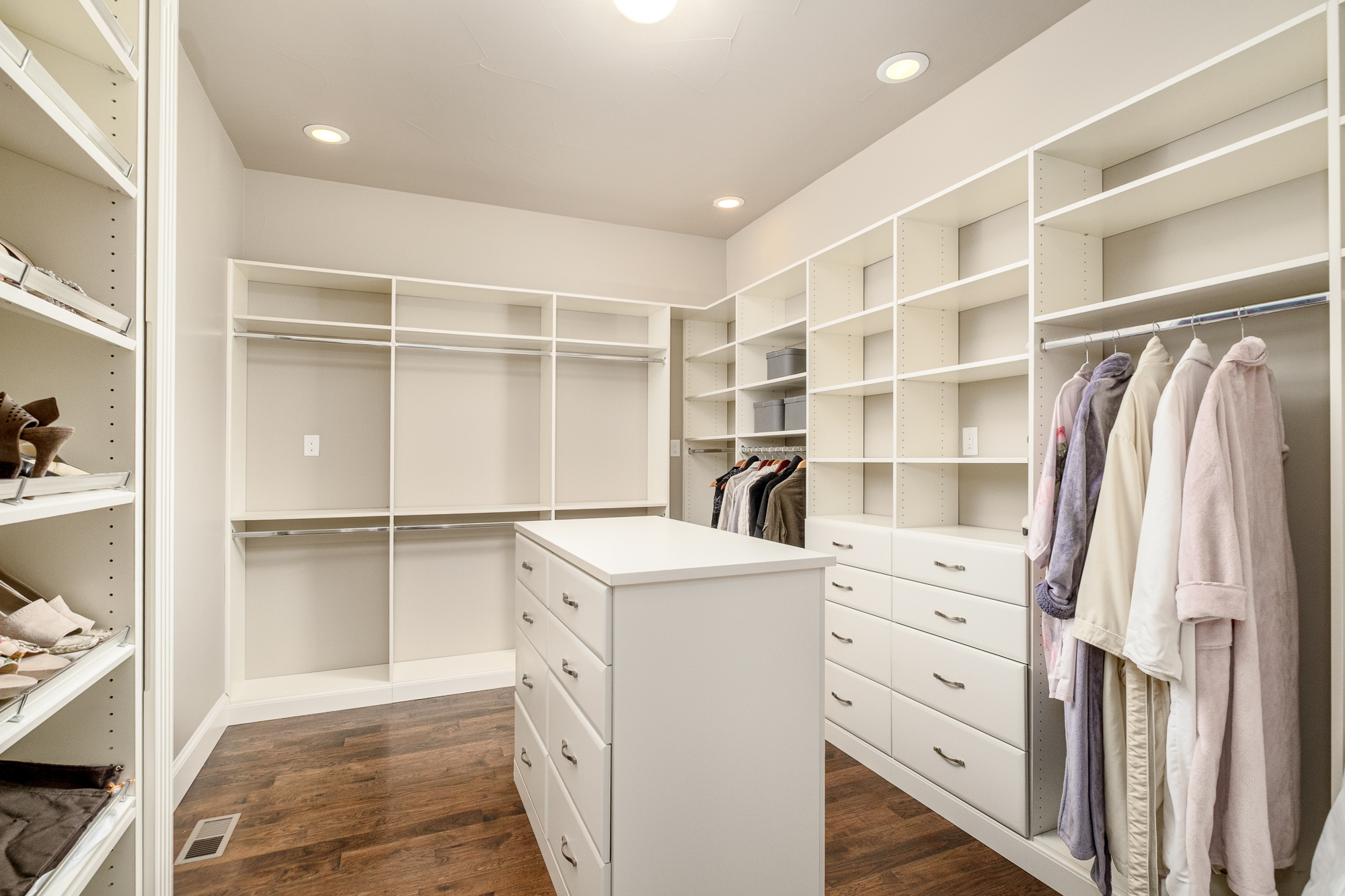  where  luxury meets modern convenience - 物件實景