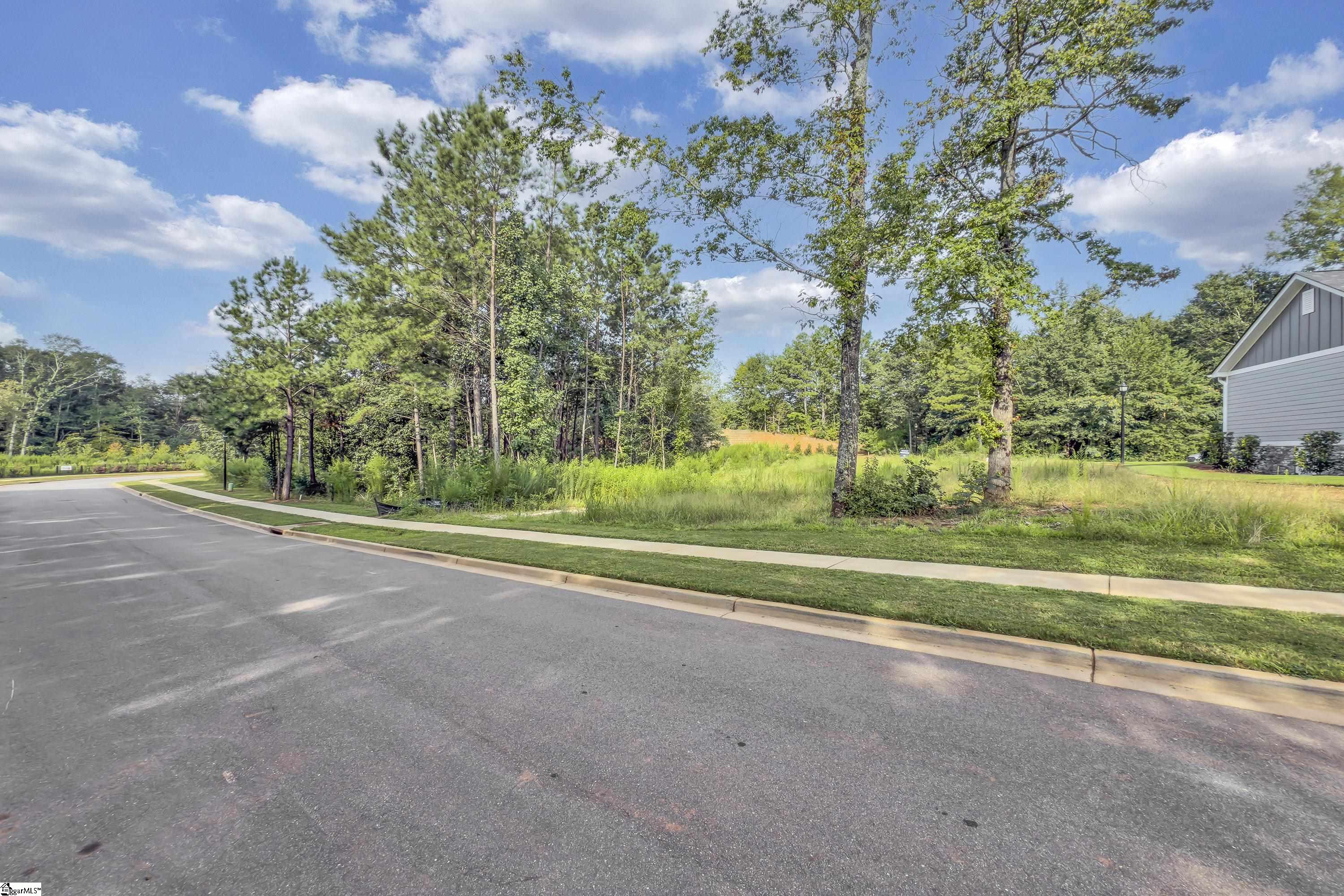 Greenville, South Carolina, 29605, United States, 4 Bedrooms Bedrooms, ,3 BathroomsBathrooms,Residential,For Sale,1939841