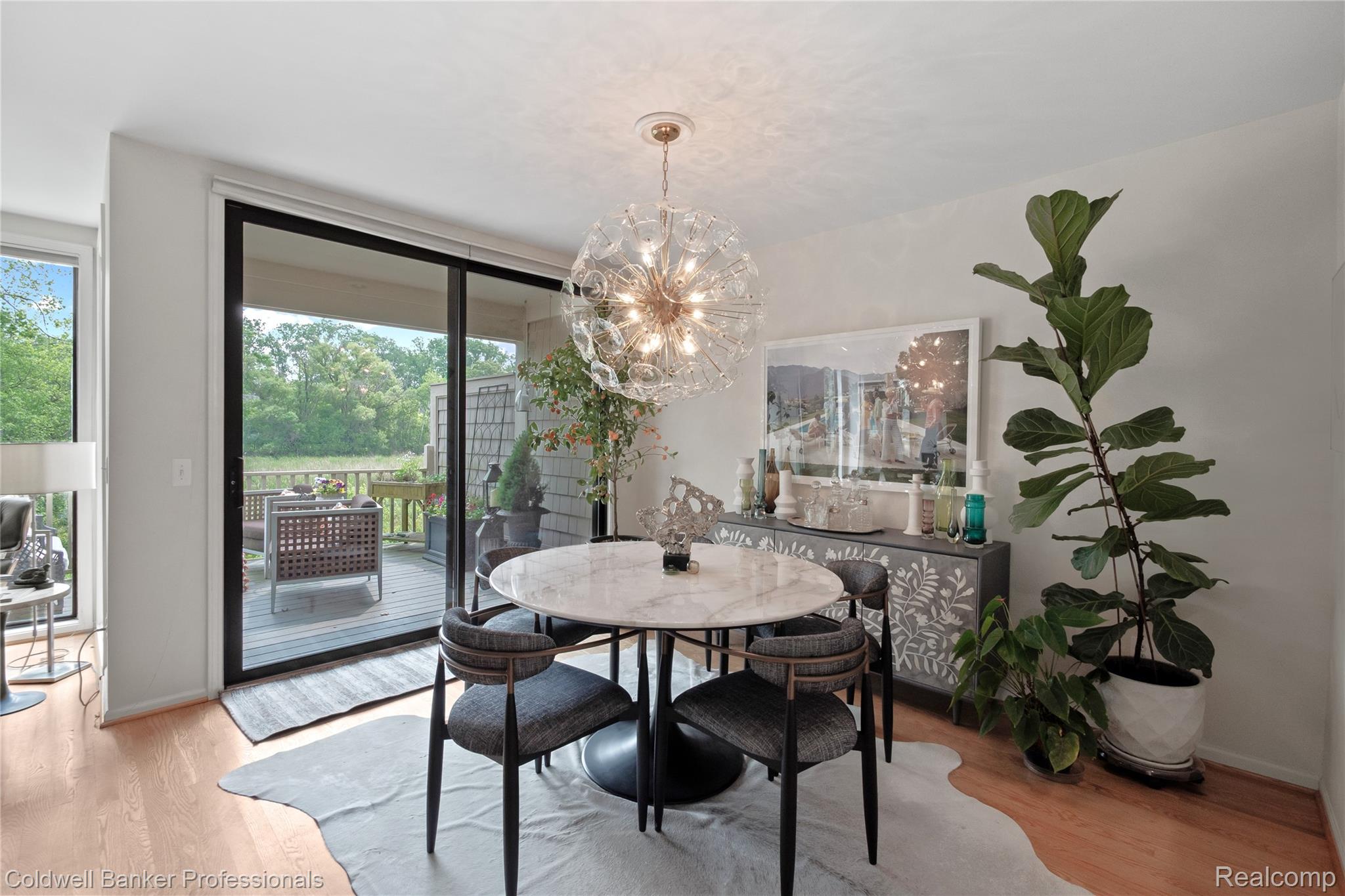 BloomfieldHills, Michigan, 48304, United States, 2 Bedrooms Bedrooms, ,4 BathroomsBathrooms,Residential,For Sale,1896256