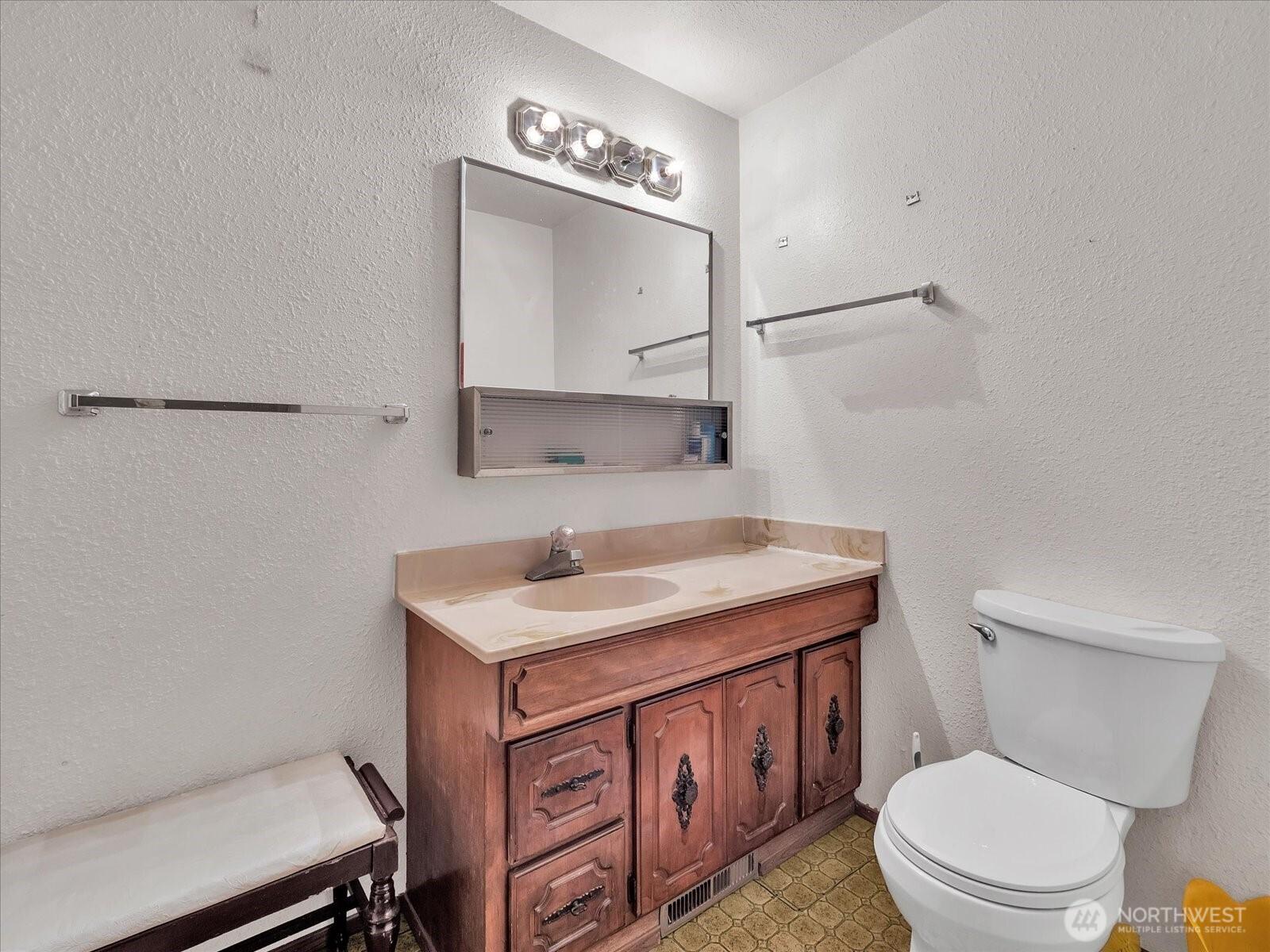 SEATTLE, Washington, 98144, United States, 3 Bedrooms Bedrooms, ,3 BathroomsBathrooms,Residential,For Sale,2000799