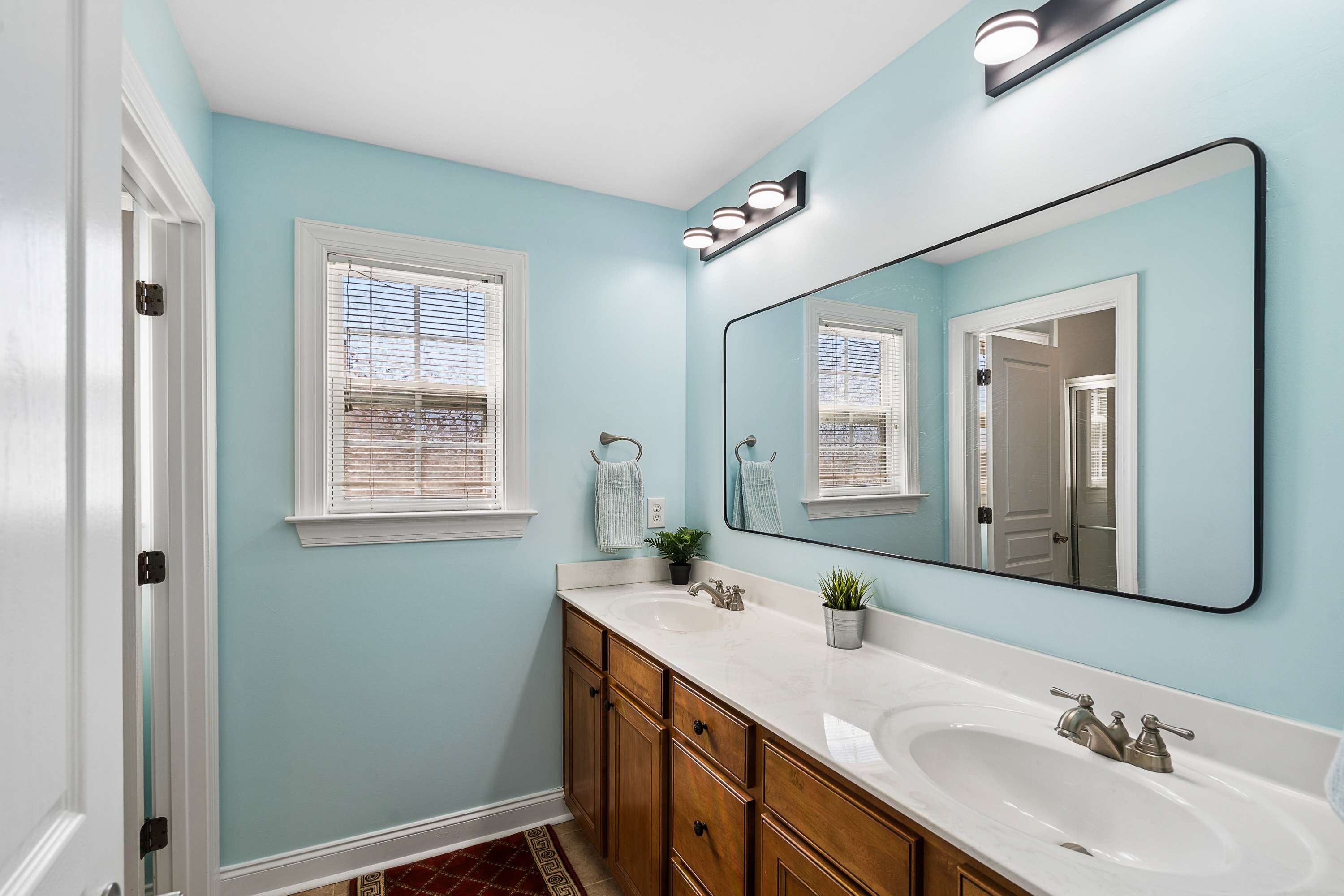  Beautifully Updated Home in Sought-After Swim and Tennis Neighborhood - 物件實景