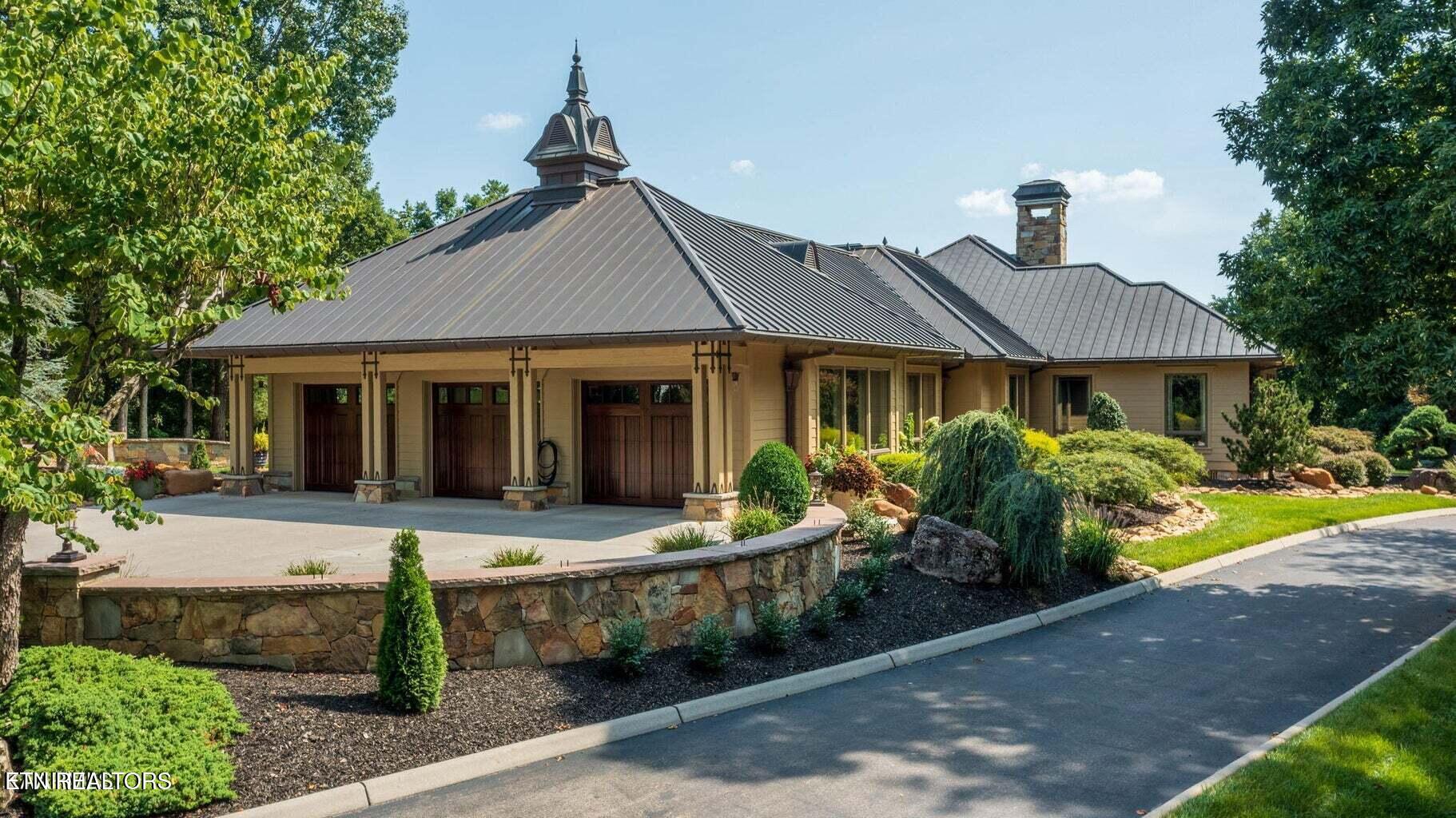 Louisville, Tennessee, 37777, United States, 3 Bedrooms Bedrooms, ,4 BathroomsBathrooms,Residential,For Sale,1821192