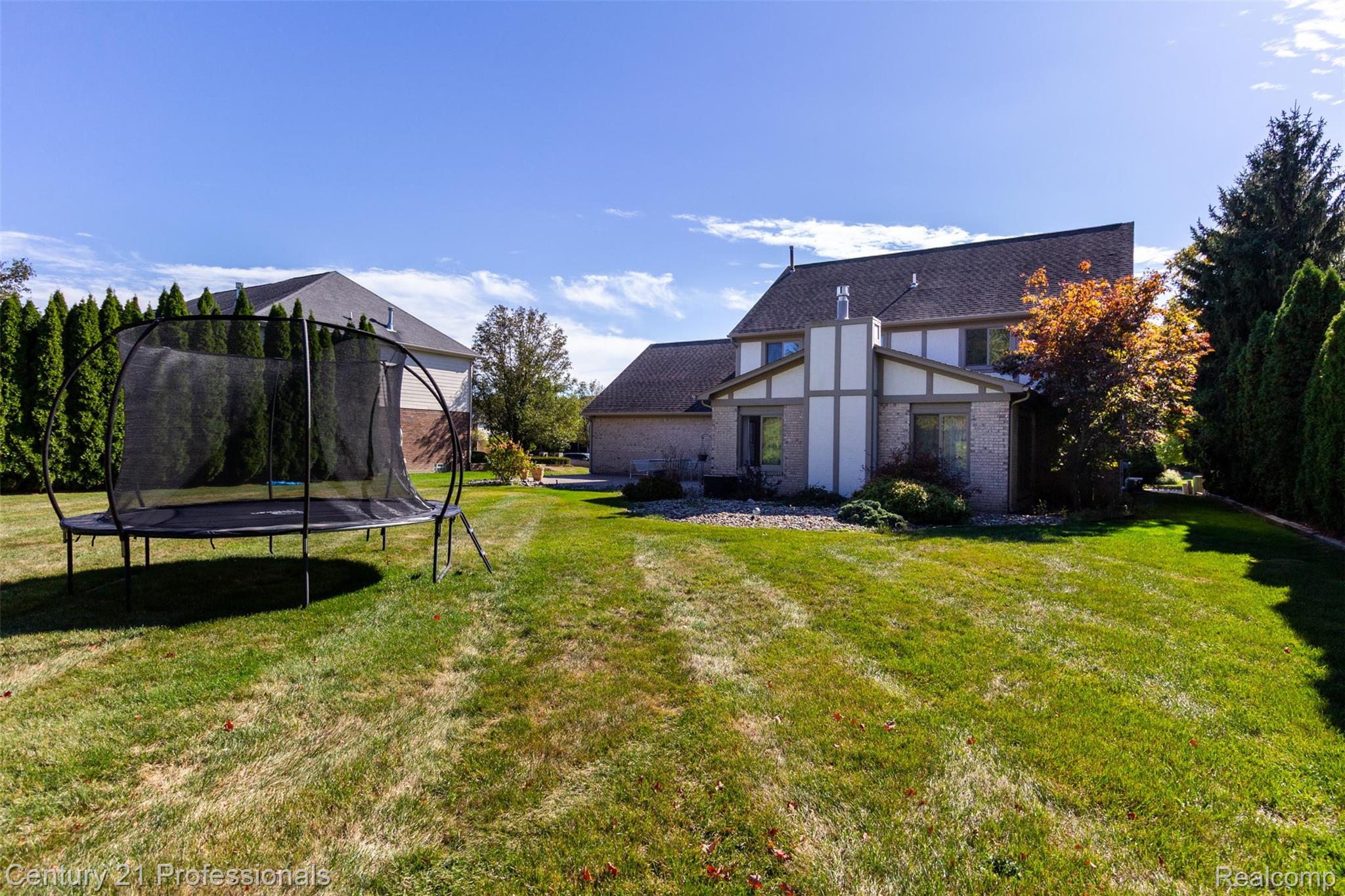 Troy, Michigan, 48084, United States, 4 Bedrooms Bedrooms, ,3 BathroomsBathrooms,Residential,For Sale,1976121