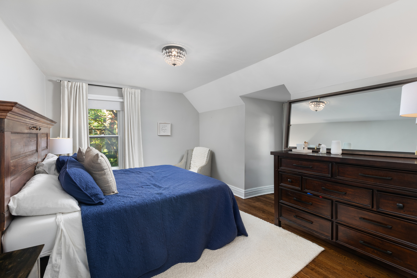 Naperville, Illinois, 60540, United States, 4 Bedrooms Bedrooms, ,3 BathroomsBathrooms,Residential,For Sale,1989489