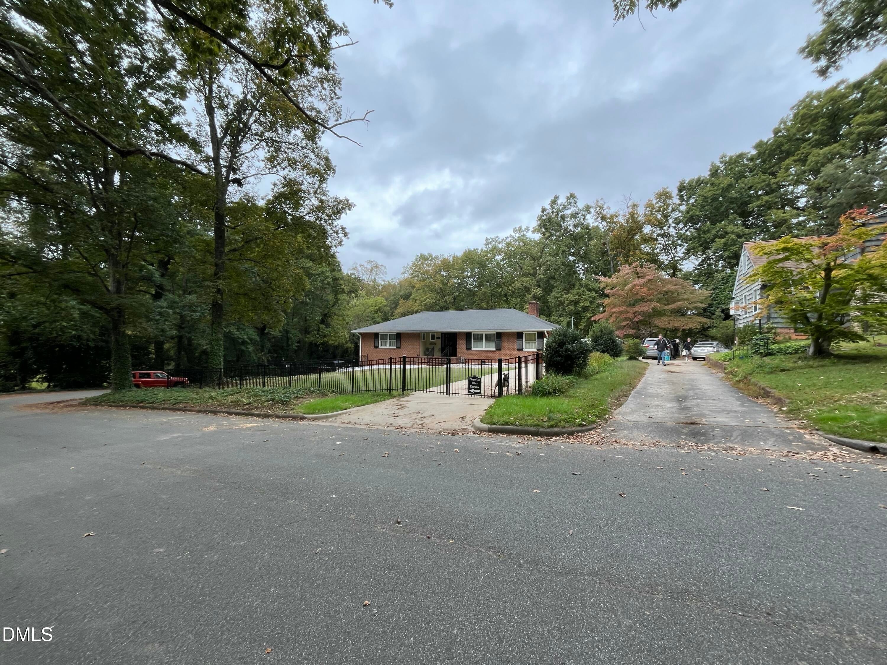 Burlington, North Carolina, 27215, United States, 6 Bedrooms Bedrooms, ,5 BathroomsBathrooms,Residential,For Sale,1999831