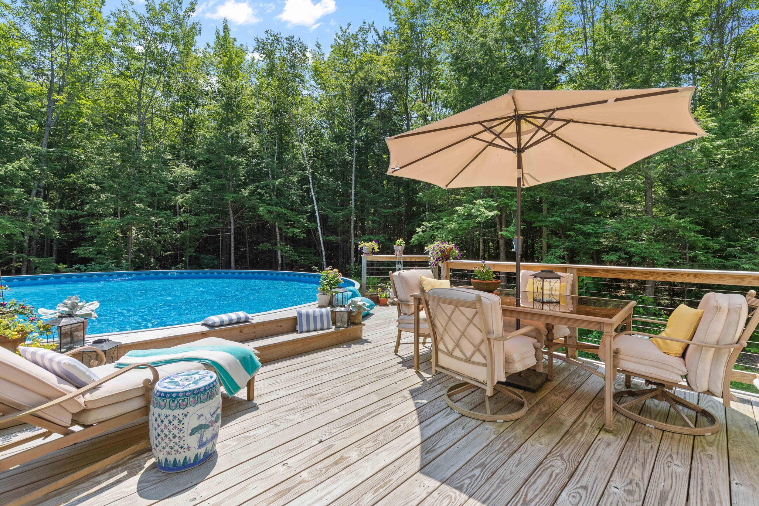 Falmouth, Maine, 04105, United States, 3 Bedrooms Bedrooms, ,3 BathroomsBathrooms,Residential,For Sale,1917362