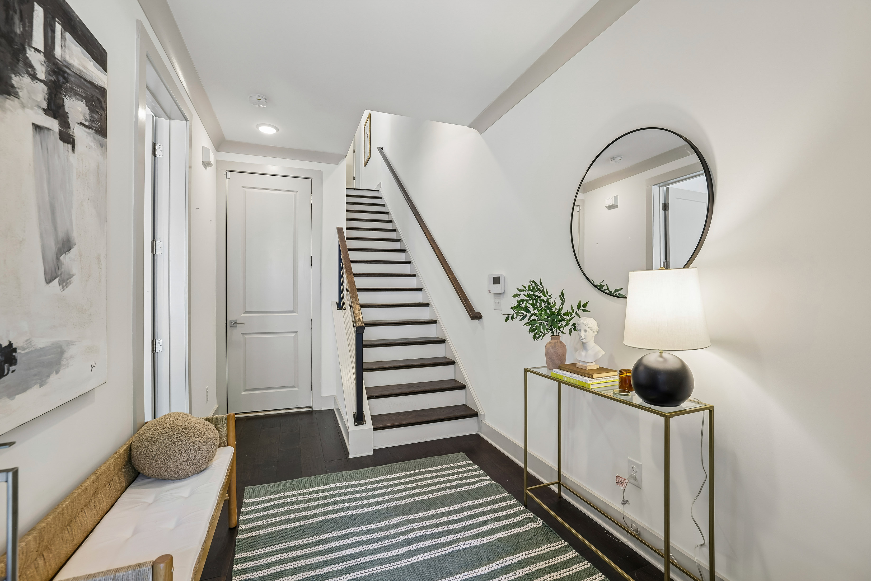  Sunlit Corner Unit Townhome with a Private Rooftop Terrace - 物件實景
