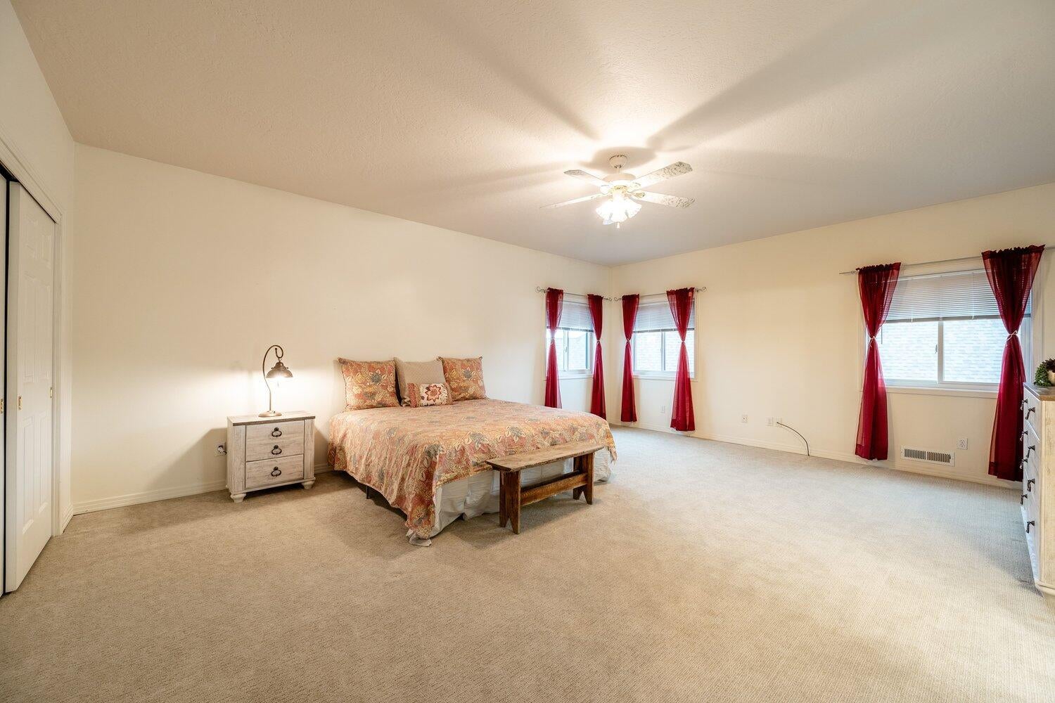 Sheridan, Wyoming, 82801, United States, 3 Bedrooms Bedrooms, ,3 BathroomsBathrooms,Residential,For Sale,2010007