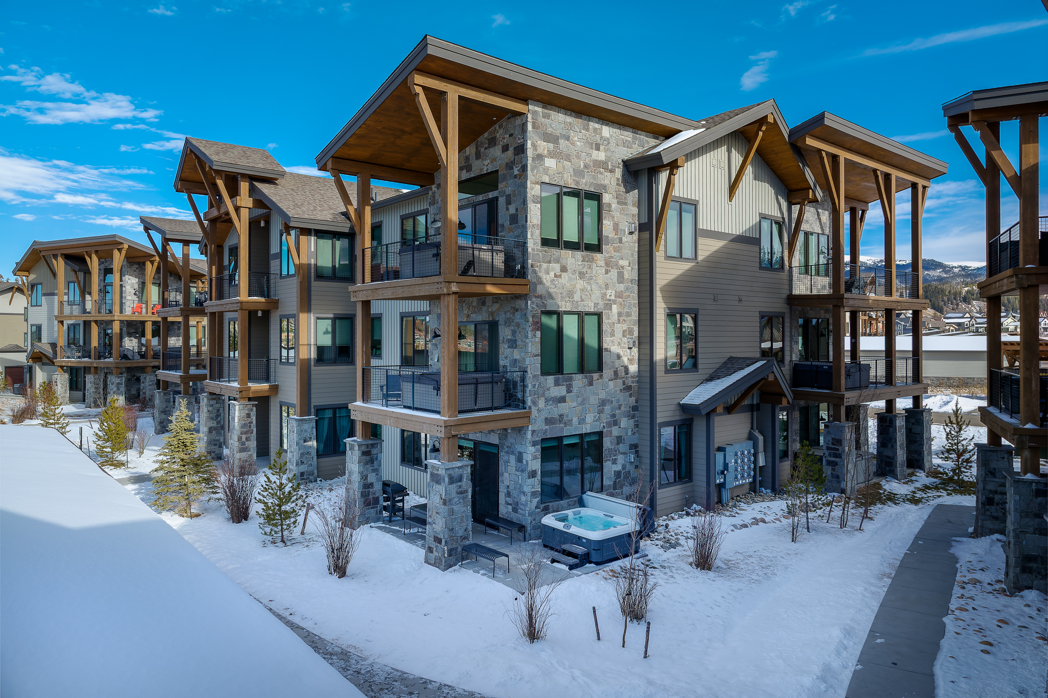  Fully Furnished Luxury Condo in Grand Park - 物件實景