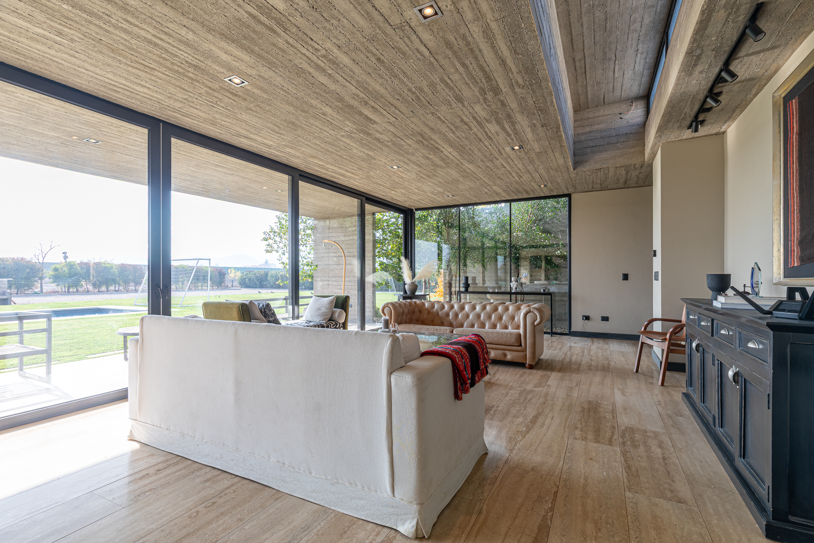  Modern 4-Bedroom Home in Las Brisas Gated Community - 物件實景