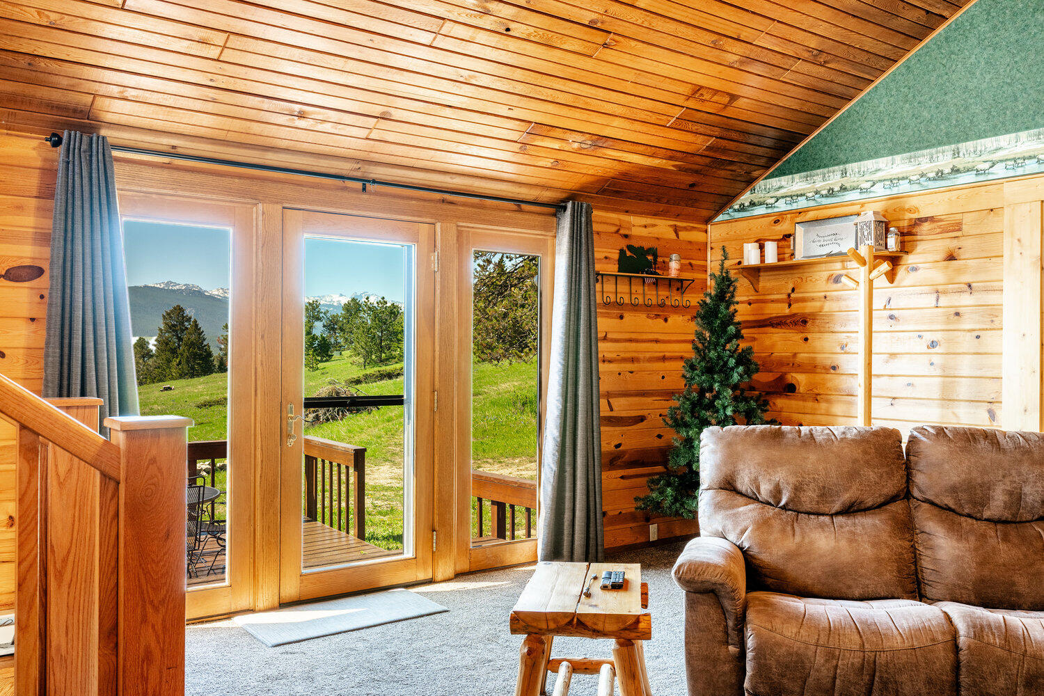 Sheridan, Wyoming, 82801, United States, 3 Bedrooms Bedrooms, ,2 BathroomsBathrooms,Residential,For Sale,1890581