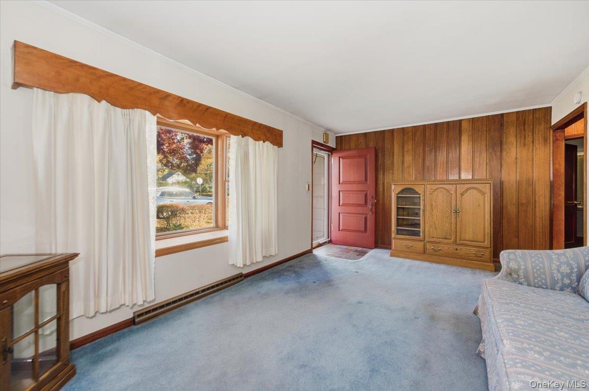 Ronkonkoma, New York, 11779, United States, 3 Bedrooms Bedrooms, ,1 BathroomBathrooms,Residential,For Sale,1991403