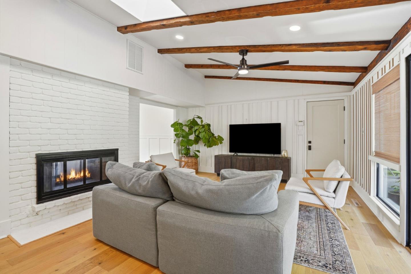 Walnut Creek, California, 94596, United States, 3 Bedrooms Bedrooms, ,4 BathroomsBathrooms,Residential,For Sale,1987935