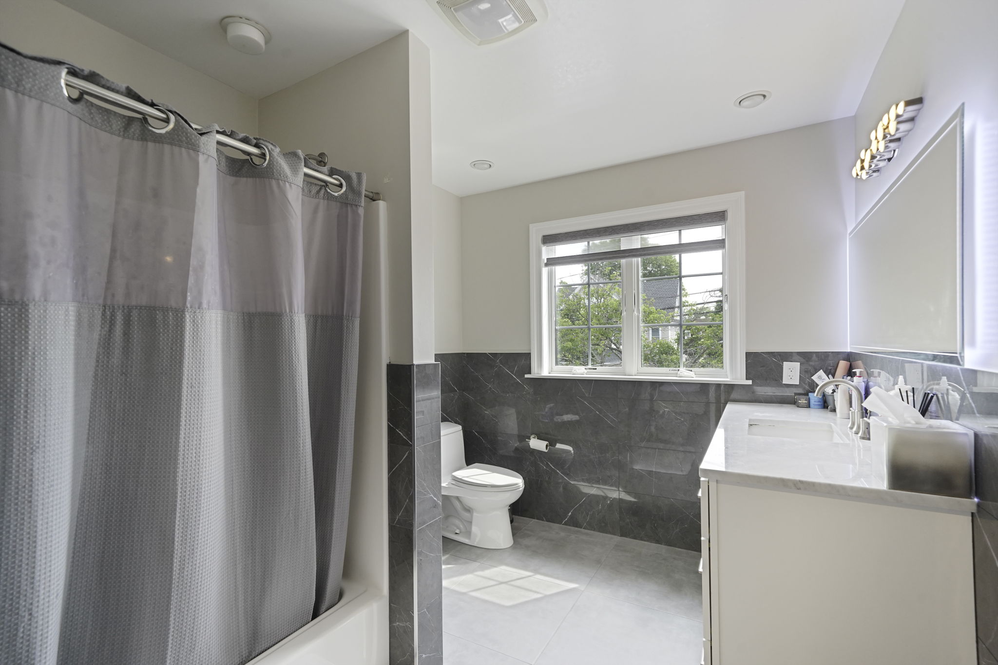 Cedarhurst, New York, 11516, United States, 5 Bedrooms Bedrooms, ,5 BathroomsBathrooms,Residential,For Sale,1851144