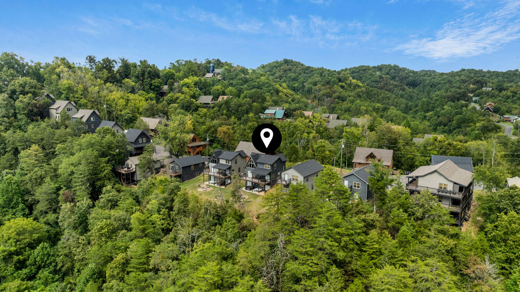 Sevierville, Tennessee, 37876, United States, 3 Bedrooms Bedrooms, ,4 BathroomsBathrooms,Residential,For Sale,1936996
