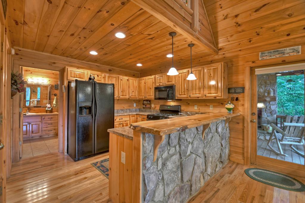 Blue Ridge, Georgia, 30513, United States, 3 Bedrooms Bedrooms, ,3 BathroomsBathrooms,Residential,For Sale,1995238