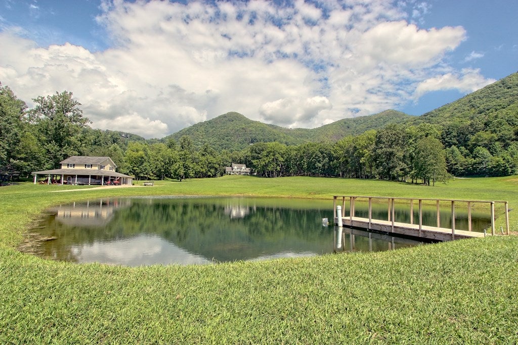 Hayesville, North Carolina, 28904, United States, 5 Bedrooms Bedrooms, ,5 BathroomsBathrooms,Residential,For Sale,1913677