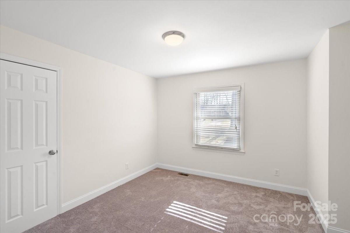 Belmont, North Carolina, 28012, United States, 3 Bedrooms Bedrooms, ,3 BathroomsBathrooms,Residential,For Sale,1913522