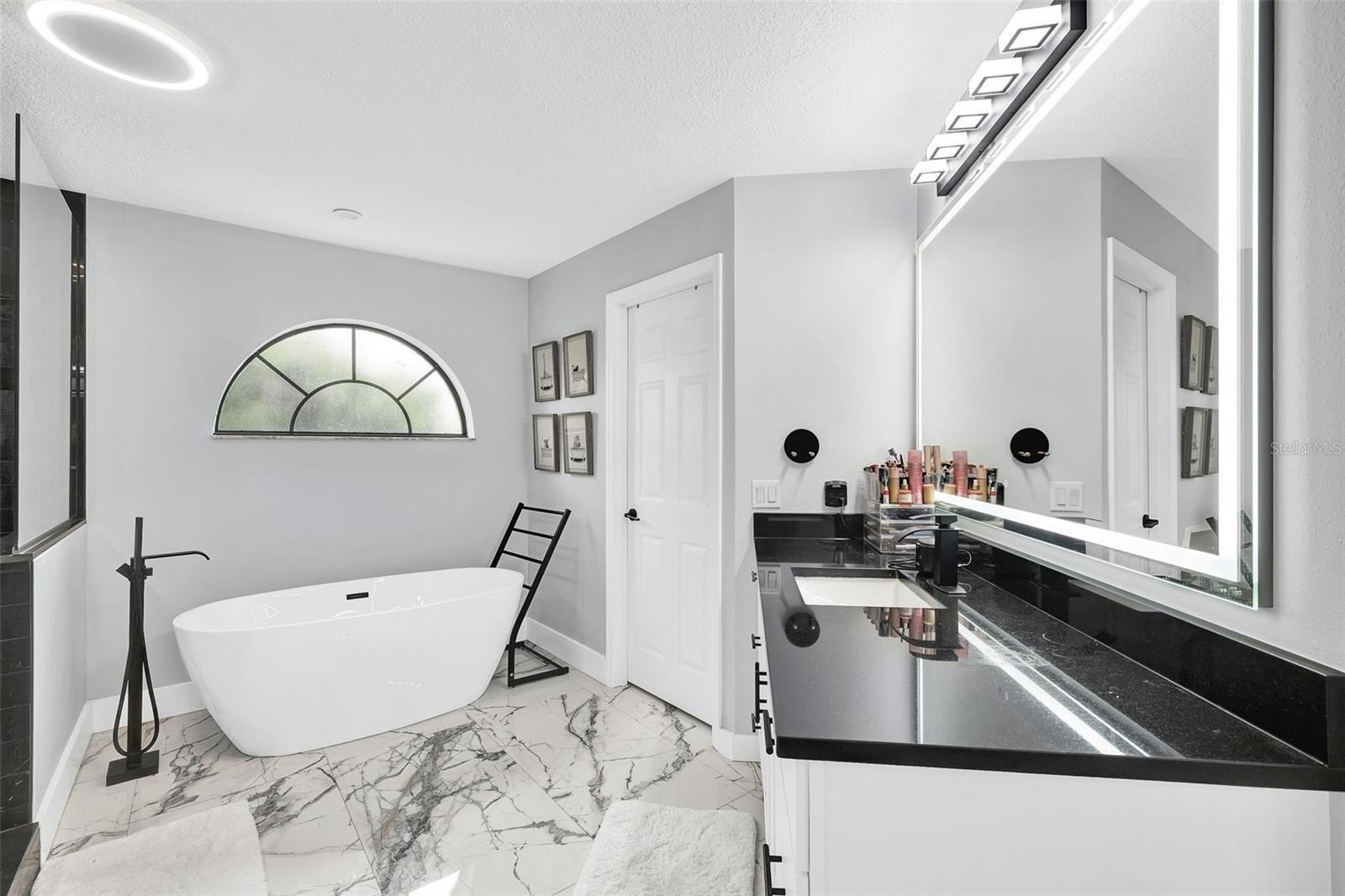 WINTER HAVEN, Florida, 33881, United States, 4 Bedrooms Bedrooms, ,2 BathroomsBathrooms,Residential,For Sale,1976017