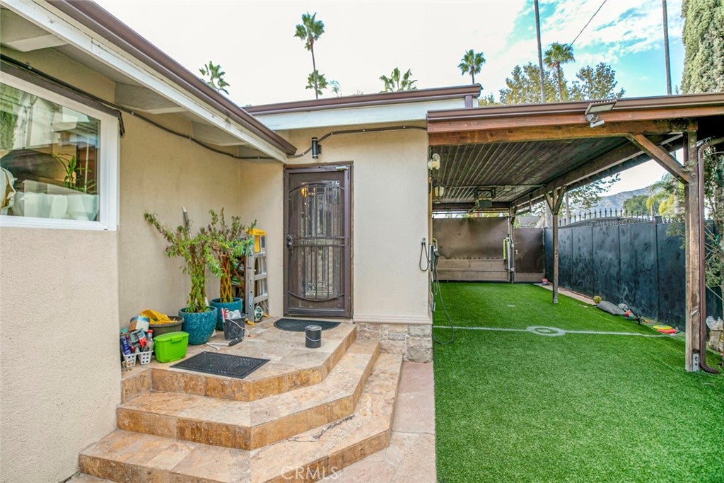 Glendale, California, 91201, United States, 4 Bedrooms Bedrooms, ,5 BathroomsBathrooms,Residential,For Sale,1969452