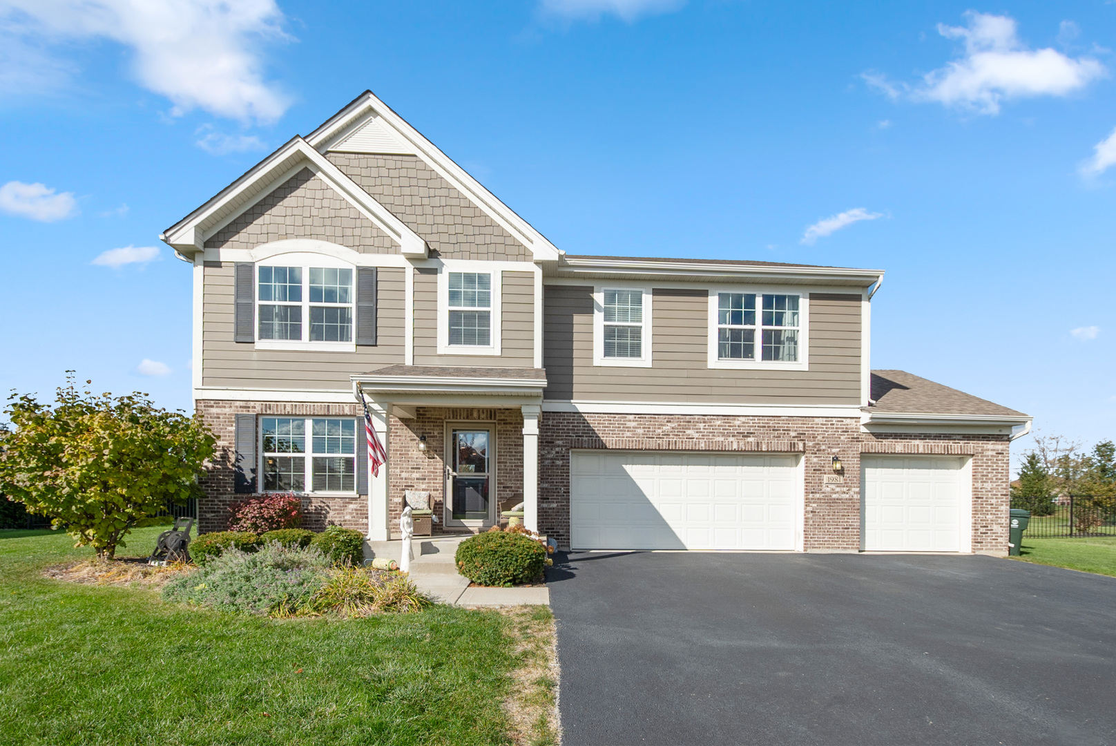 New Lenox, Illinois, 60451, United States, 4 Bedrooms Bedrooms, ,3 BathroomsBathrooms,Residential,For Sale,1984250