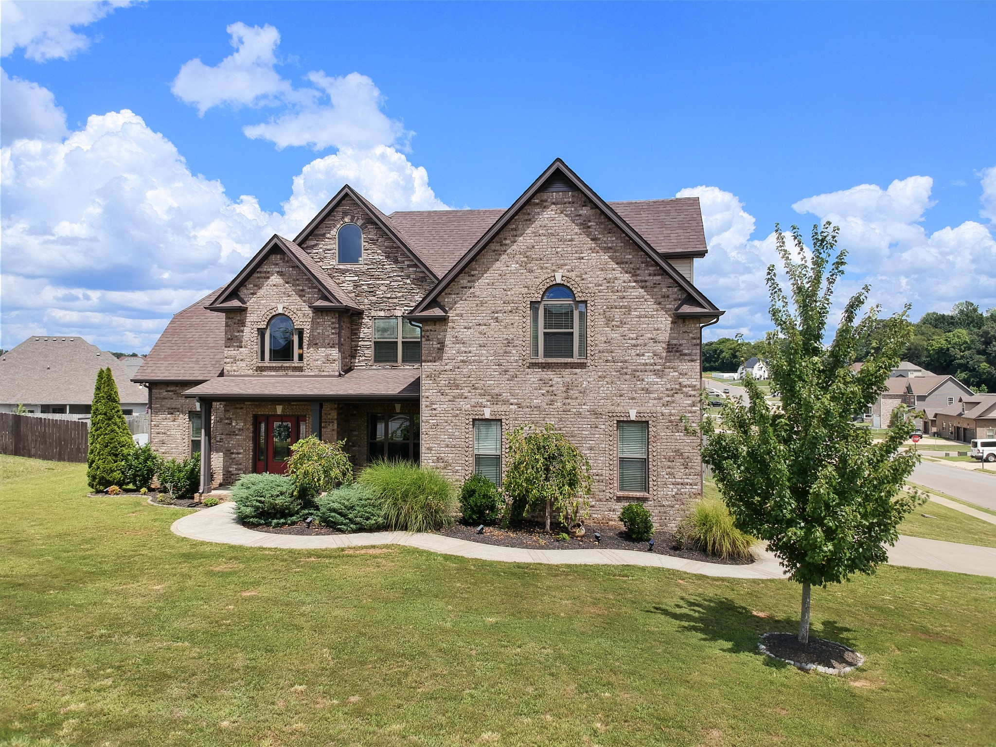 Clarksville, Tennessee, 37043, United States, 5 Bedrooms Bedrooms, ,4 BathroomsBathrooms,Residential,For Sale,1975936