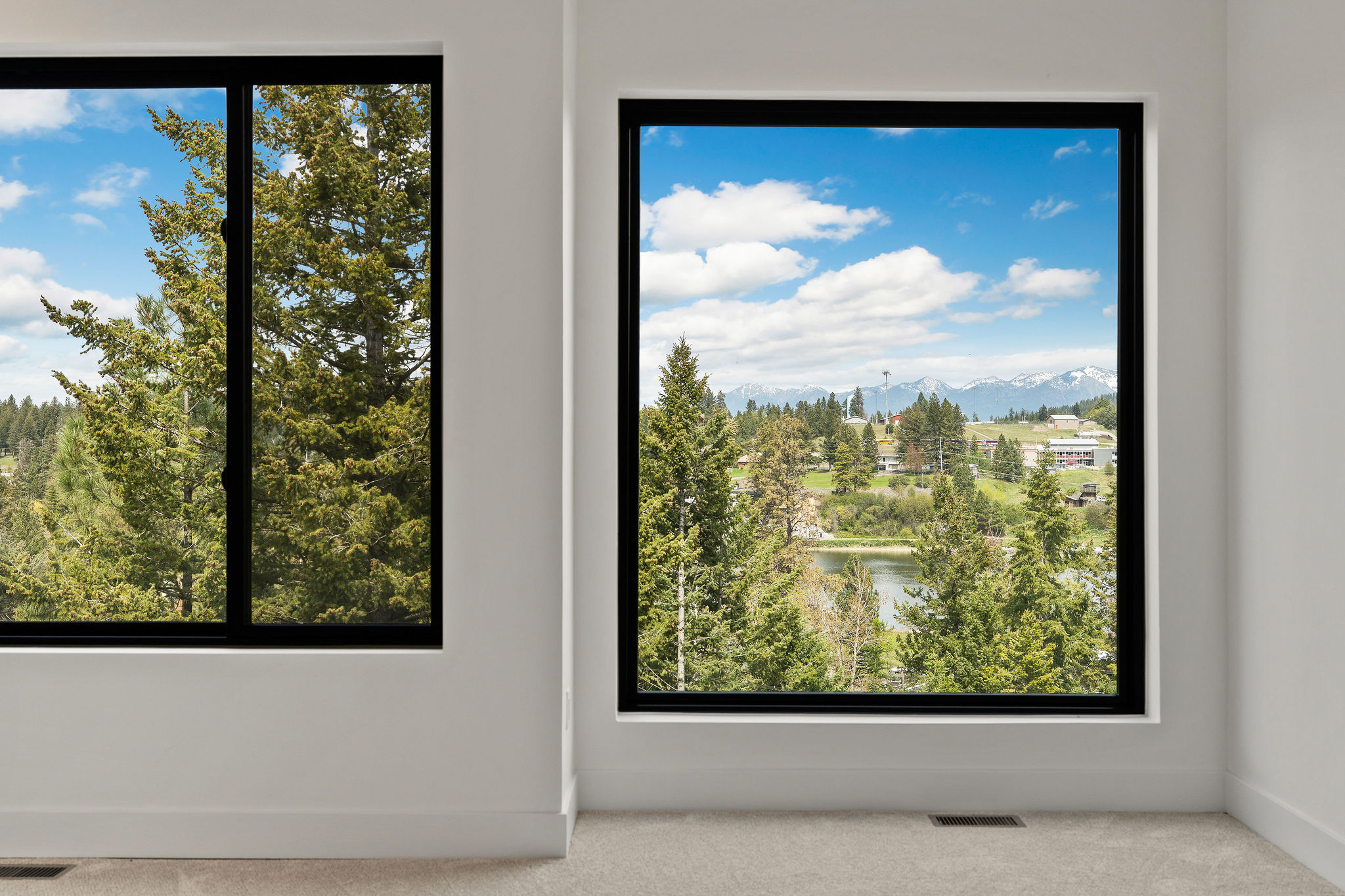  215 Whisper Ridge Drive - 物件實景