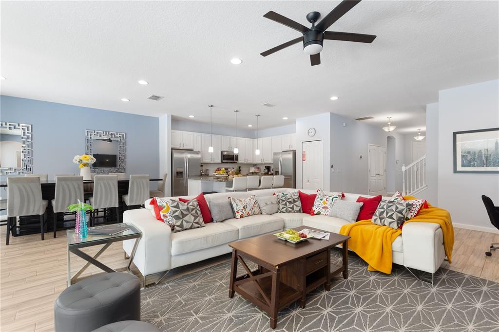 Davenport, Florida, 33837, United States, 10 Bedrooms Bedrooms, ,8 BathroomsBathrooms,Residential,For Sale,1996234